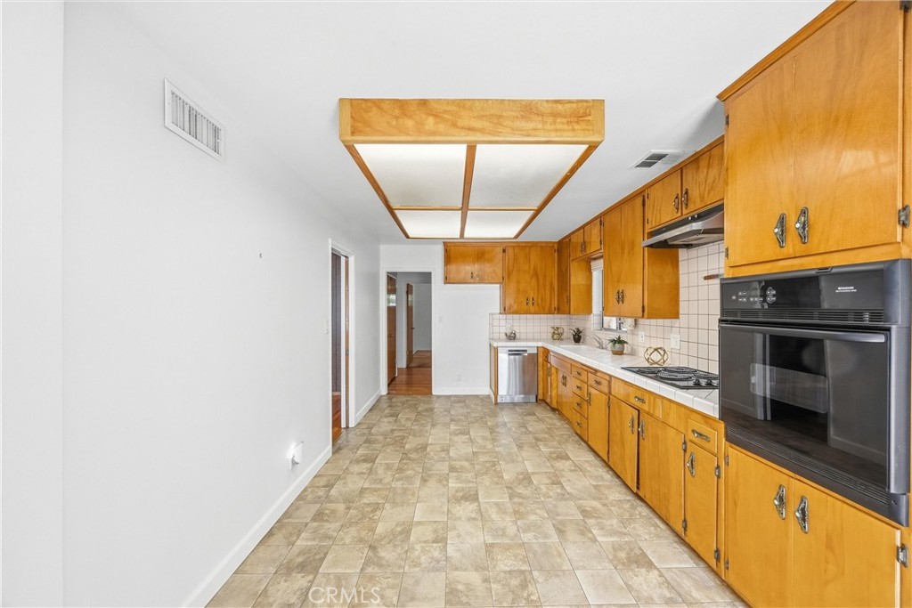 6730 Montclair Dr