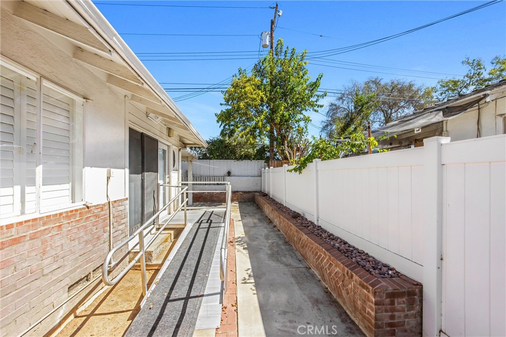 6730 Montclair Dr