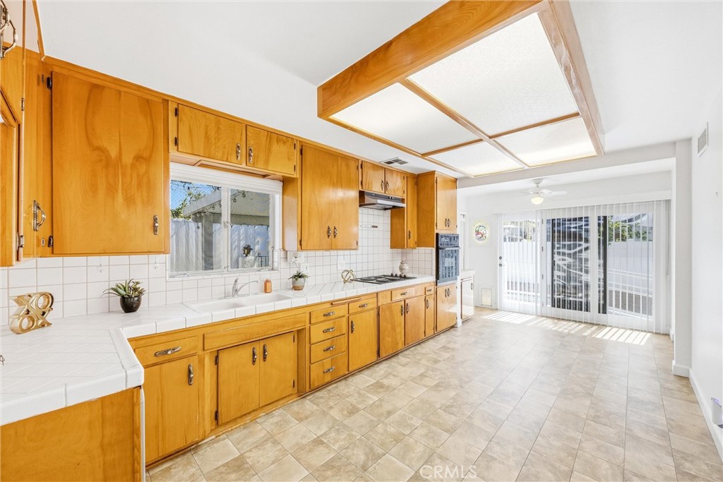 6730 Montclair Dr