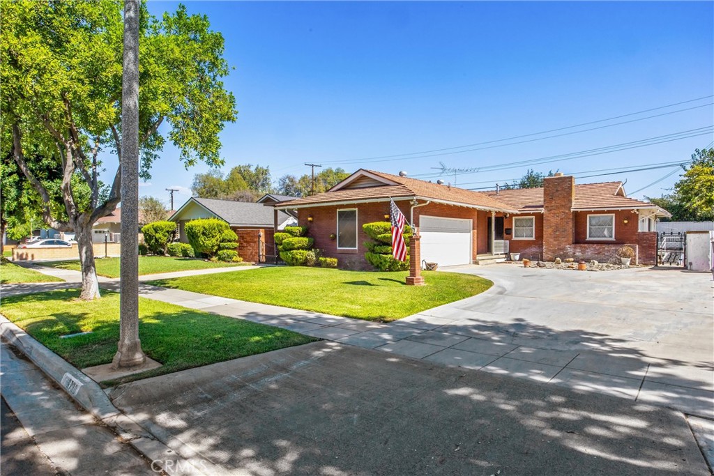 6730 Montclair Dr