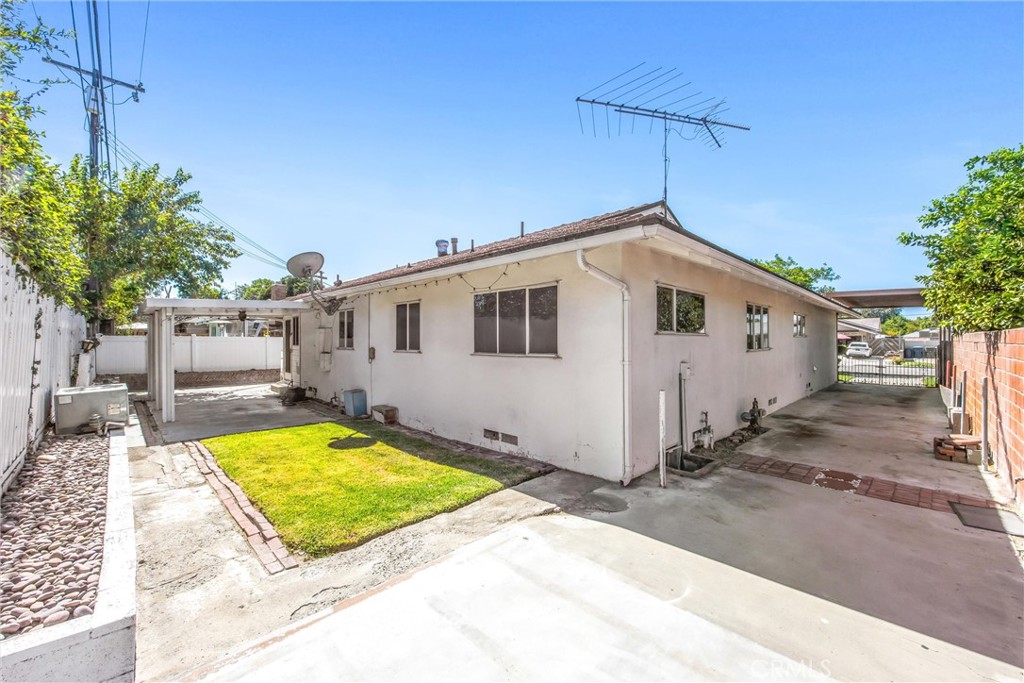 6730 Montclair Dr