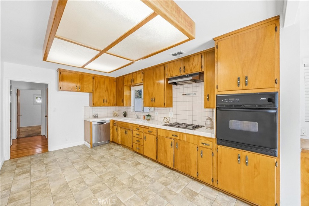 6730 Montclair Dr