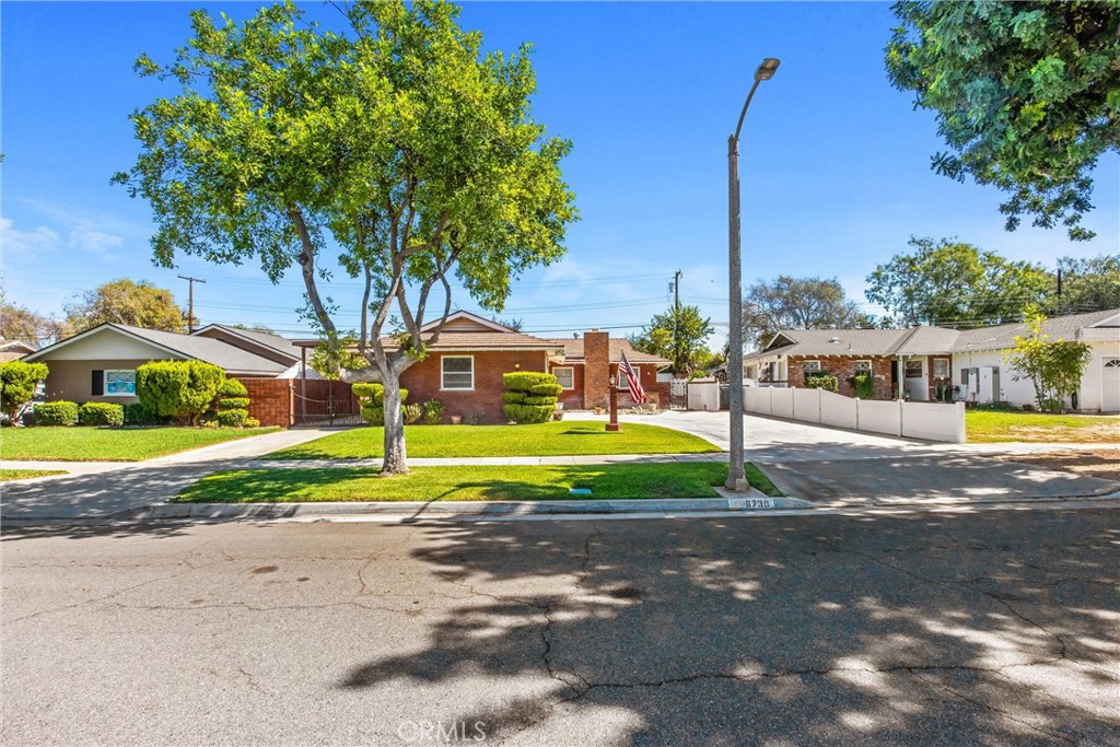 6730 Montclair Dr