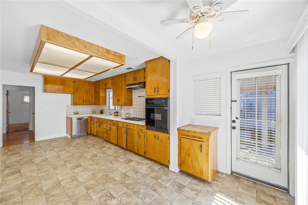 6730 Montclair Dr