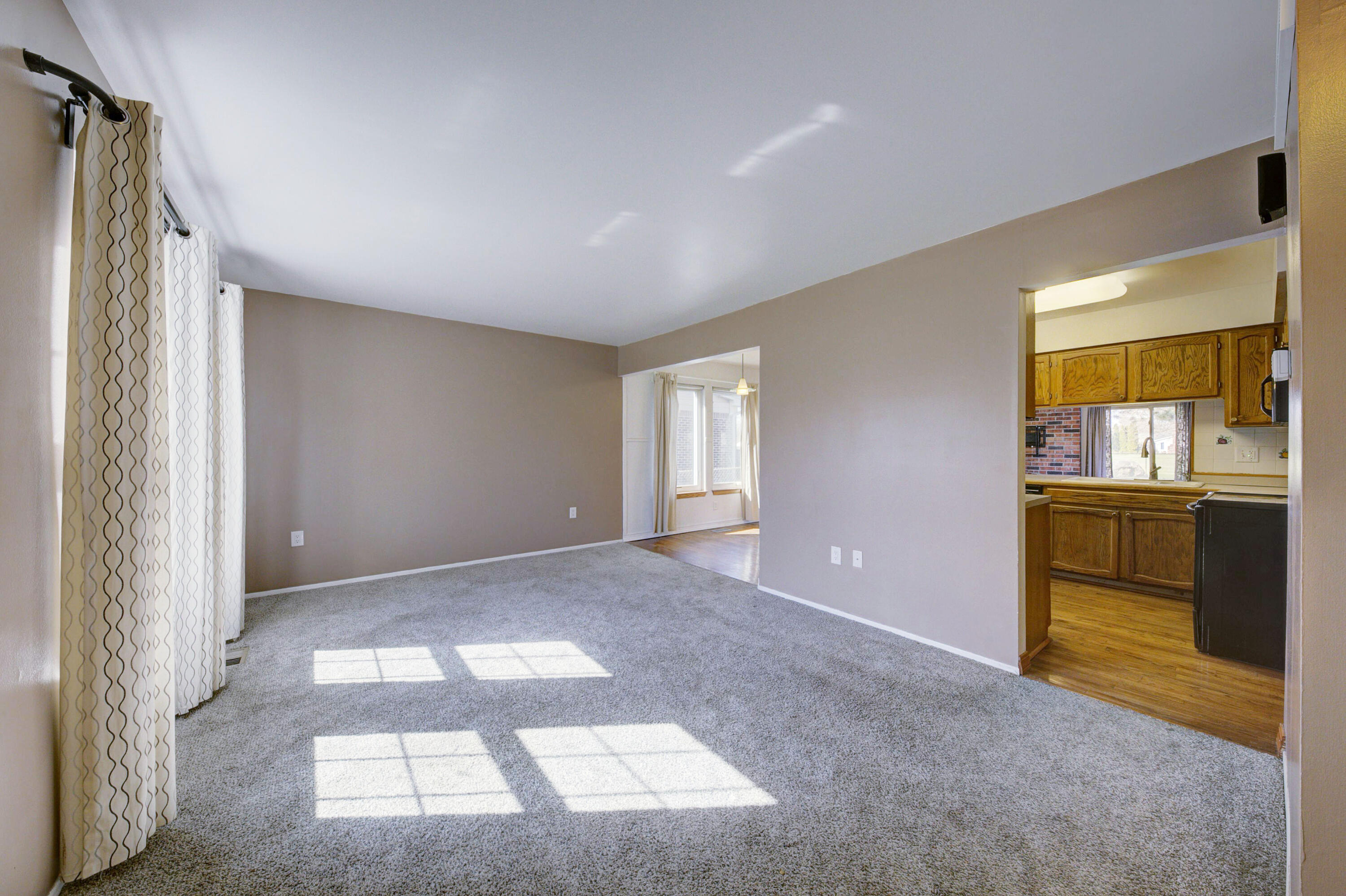 1200 Hampshire Drive