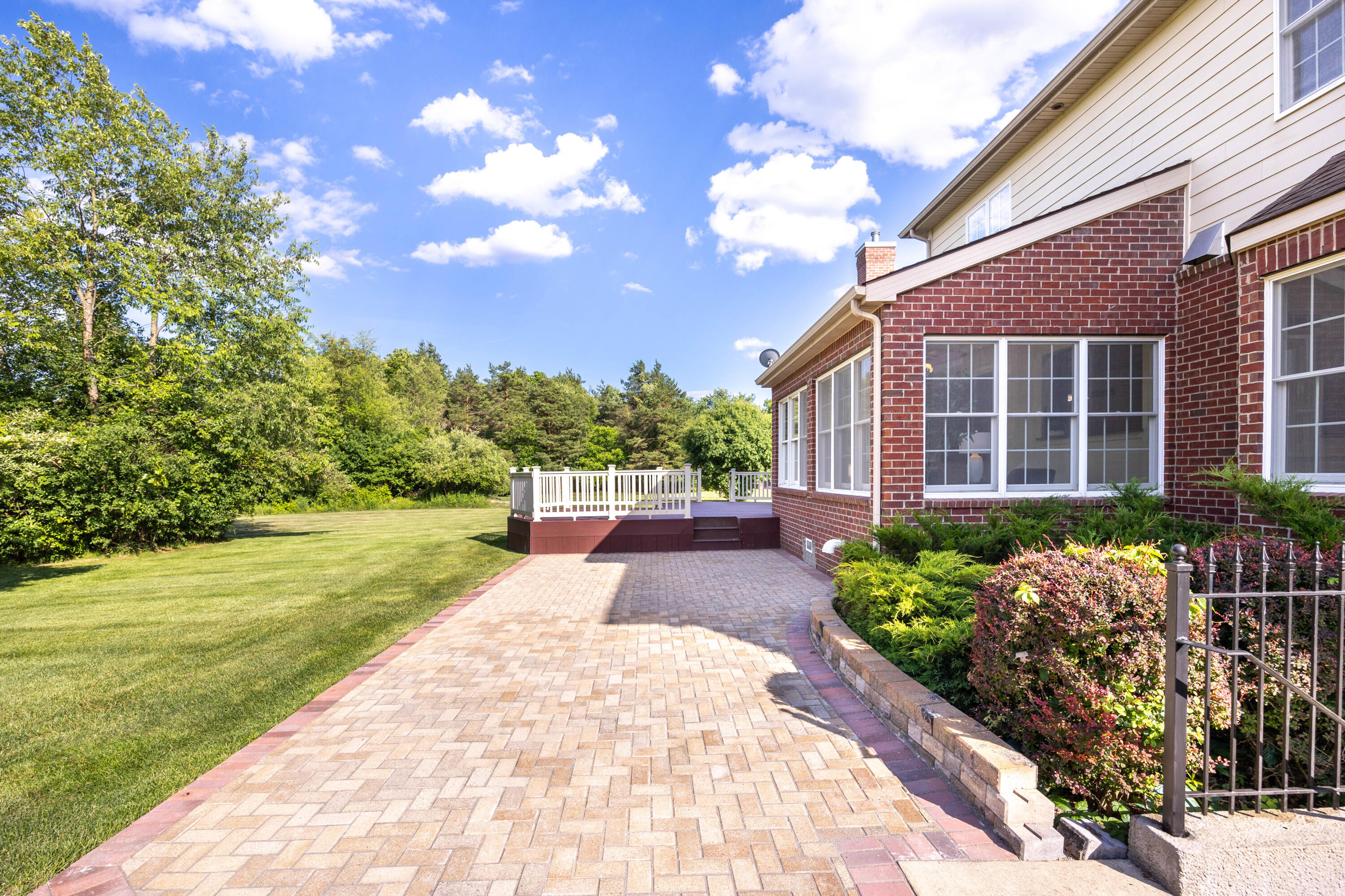 3552 Northbrooke Drive