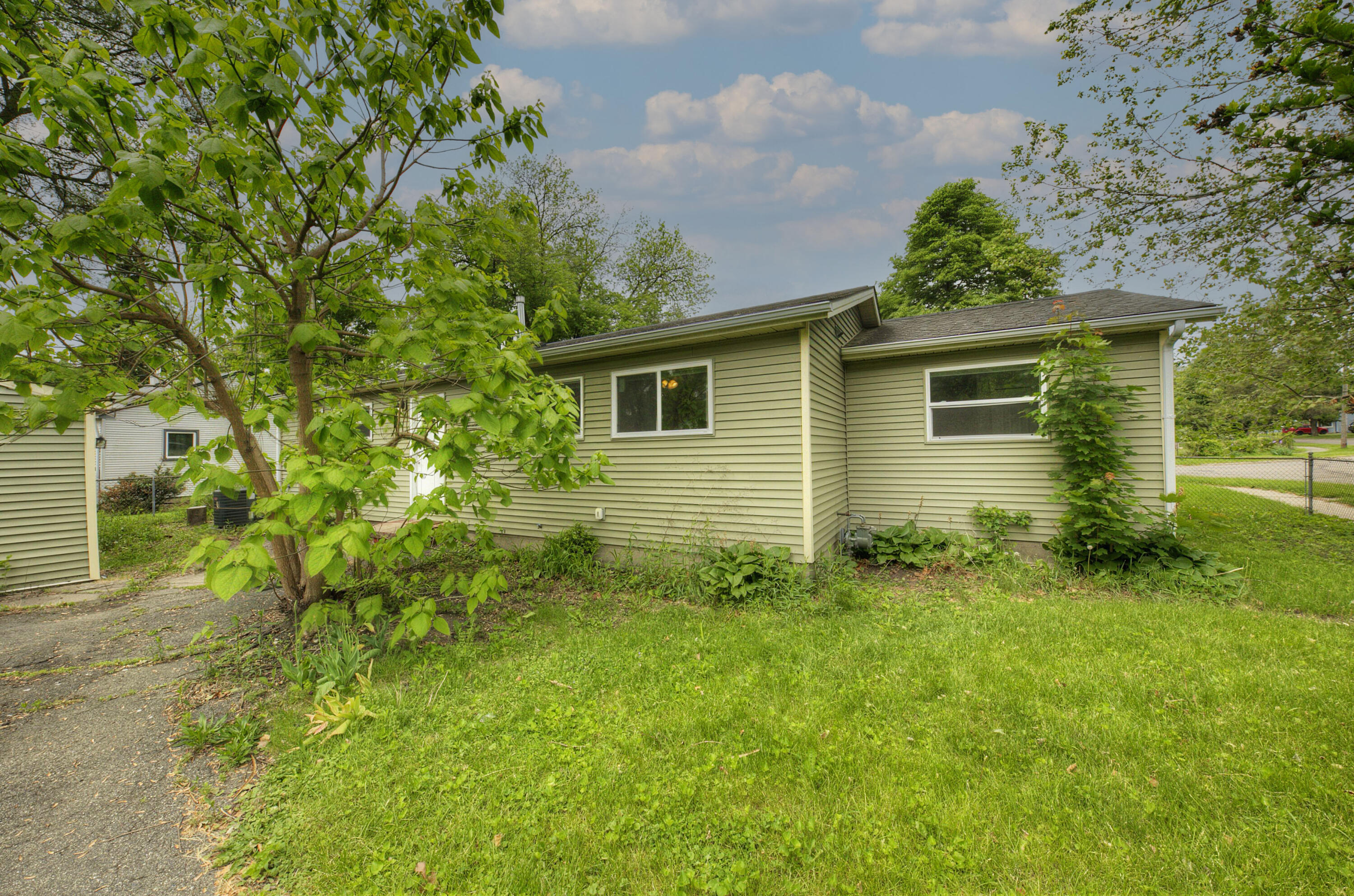 405 Ainsworth Circle