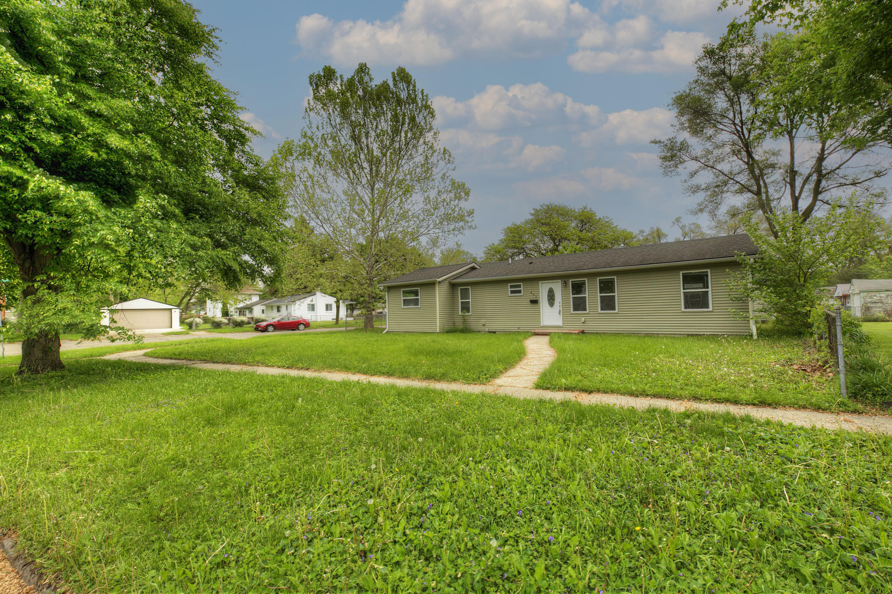 405 Ainsworth Circle