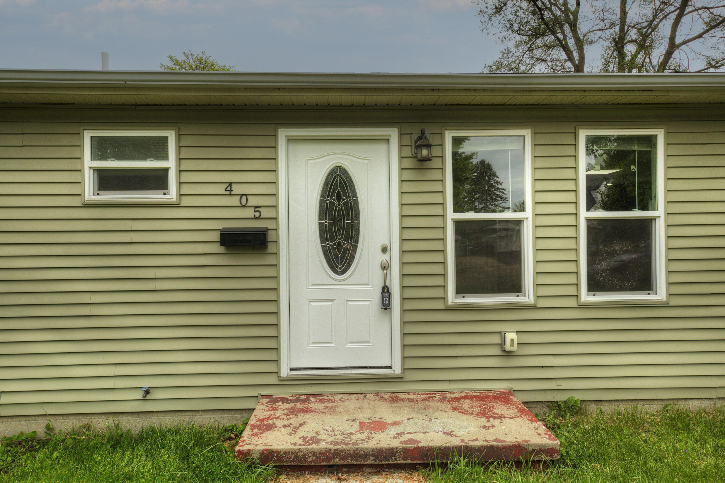 405 Ainsworth Circle