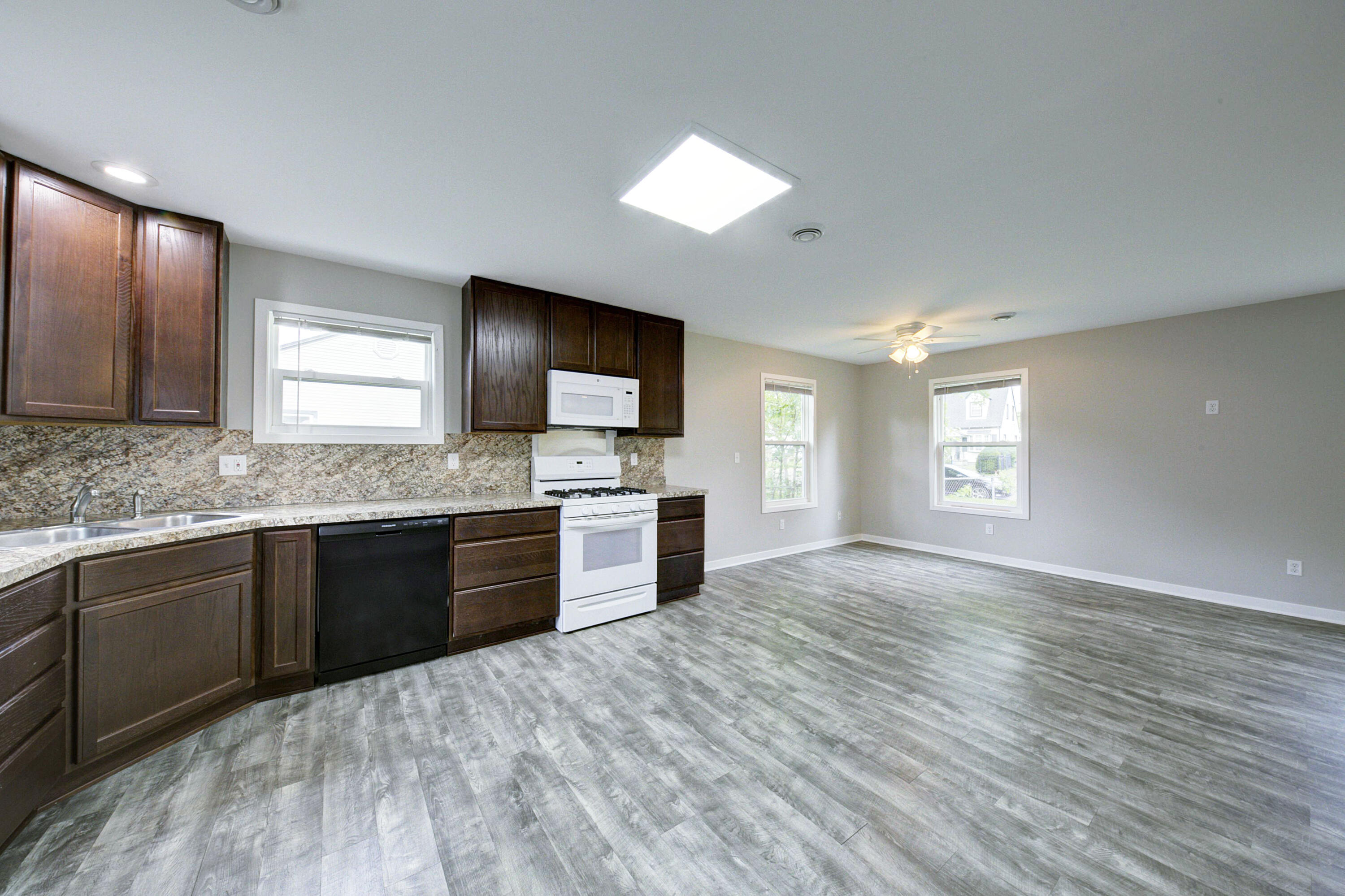 405 Ainsworth Circle