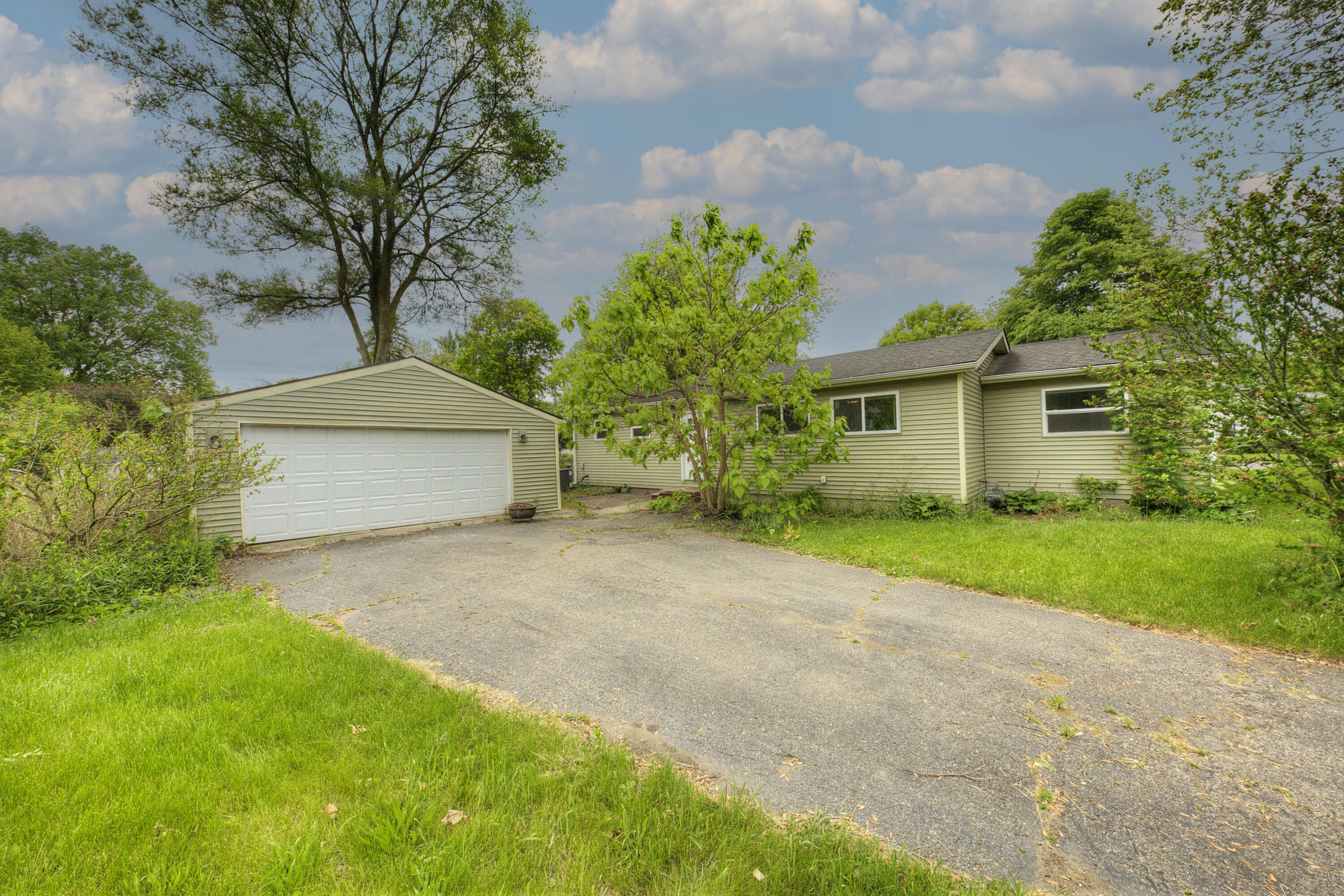 405 Ainsworth Circle