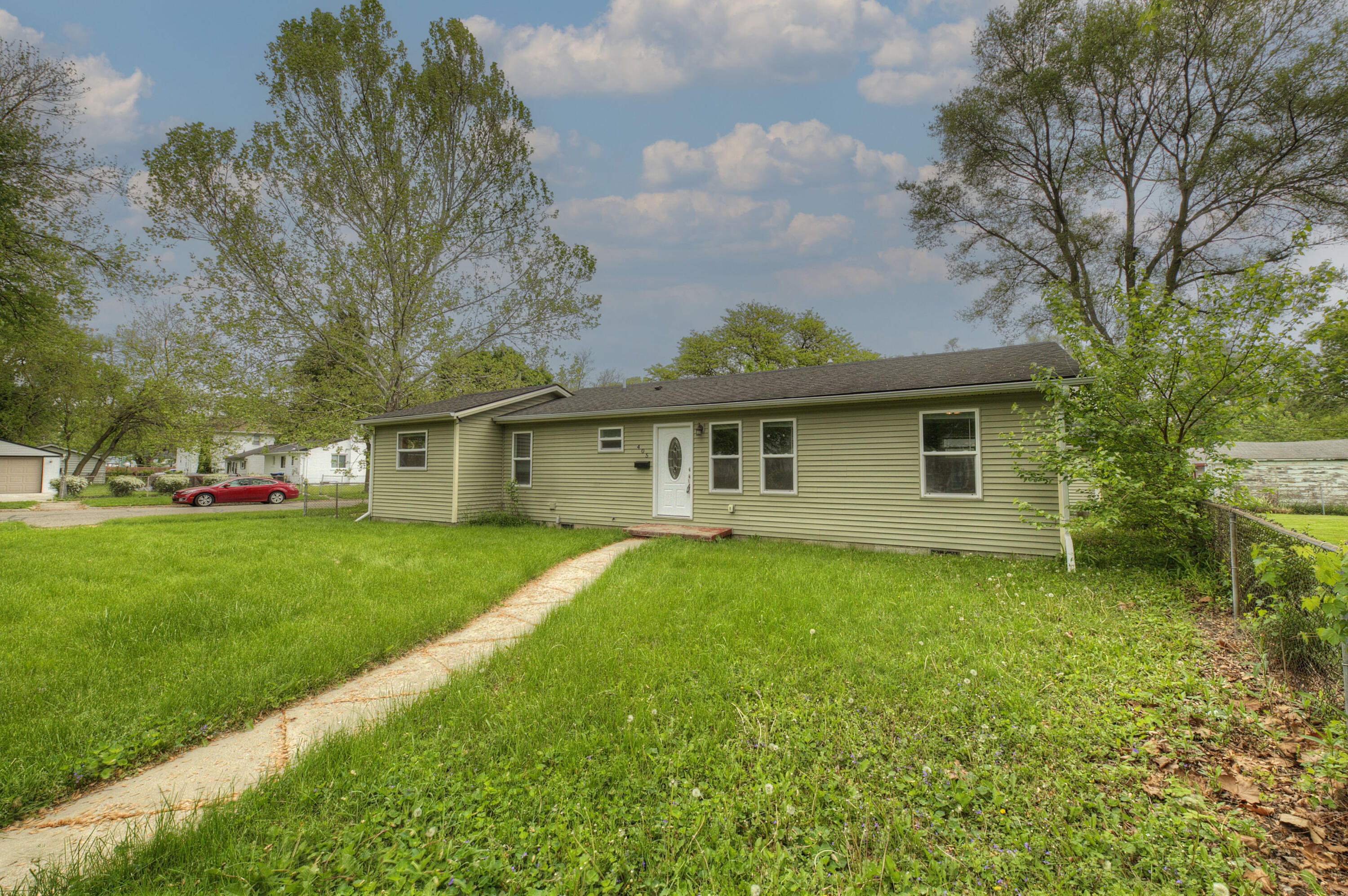 405 Ainsworth Circle