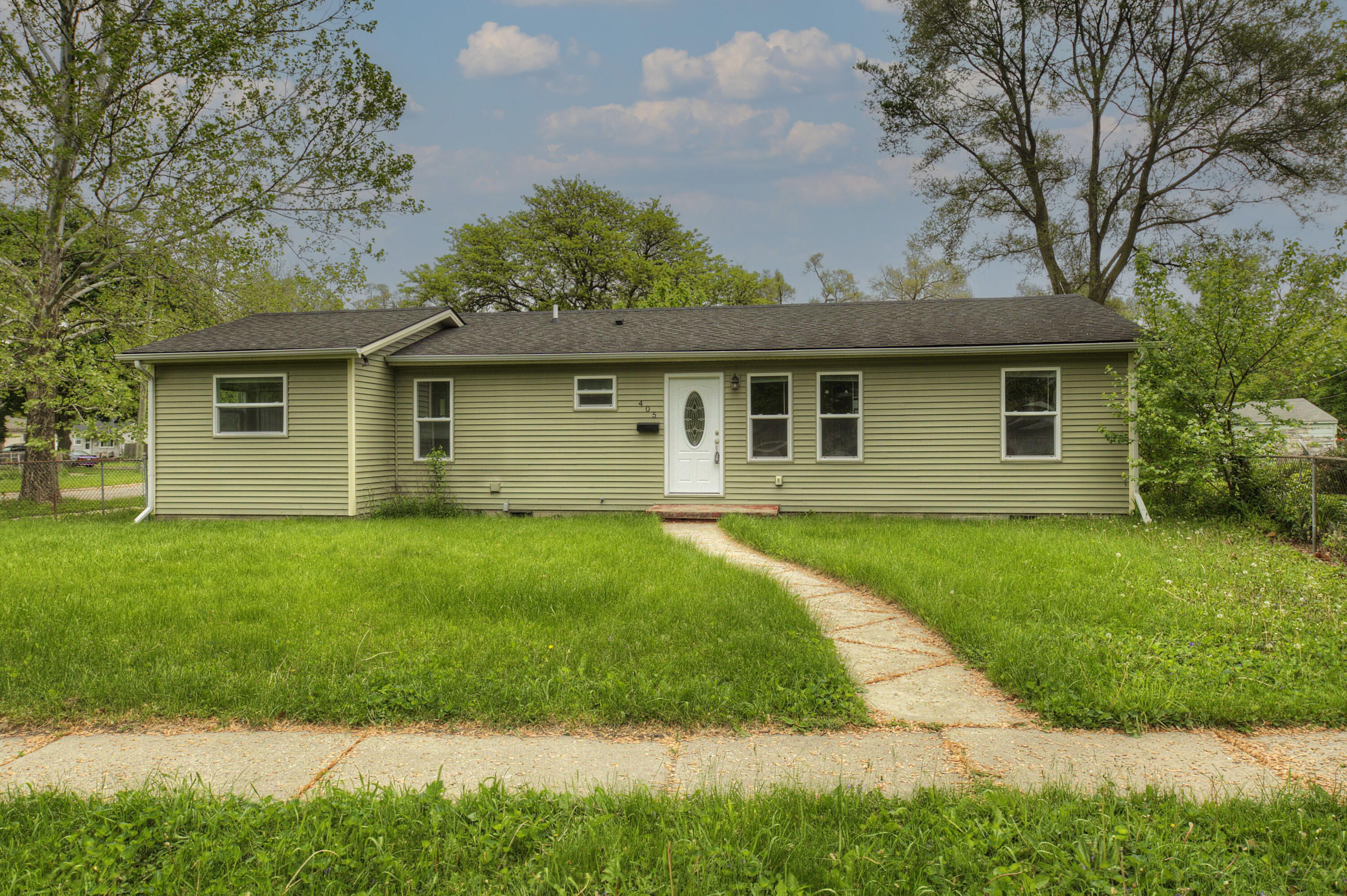 405 Ainsworth Circle