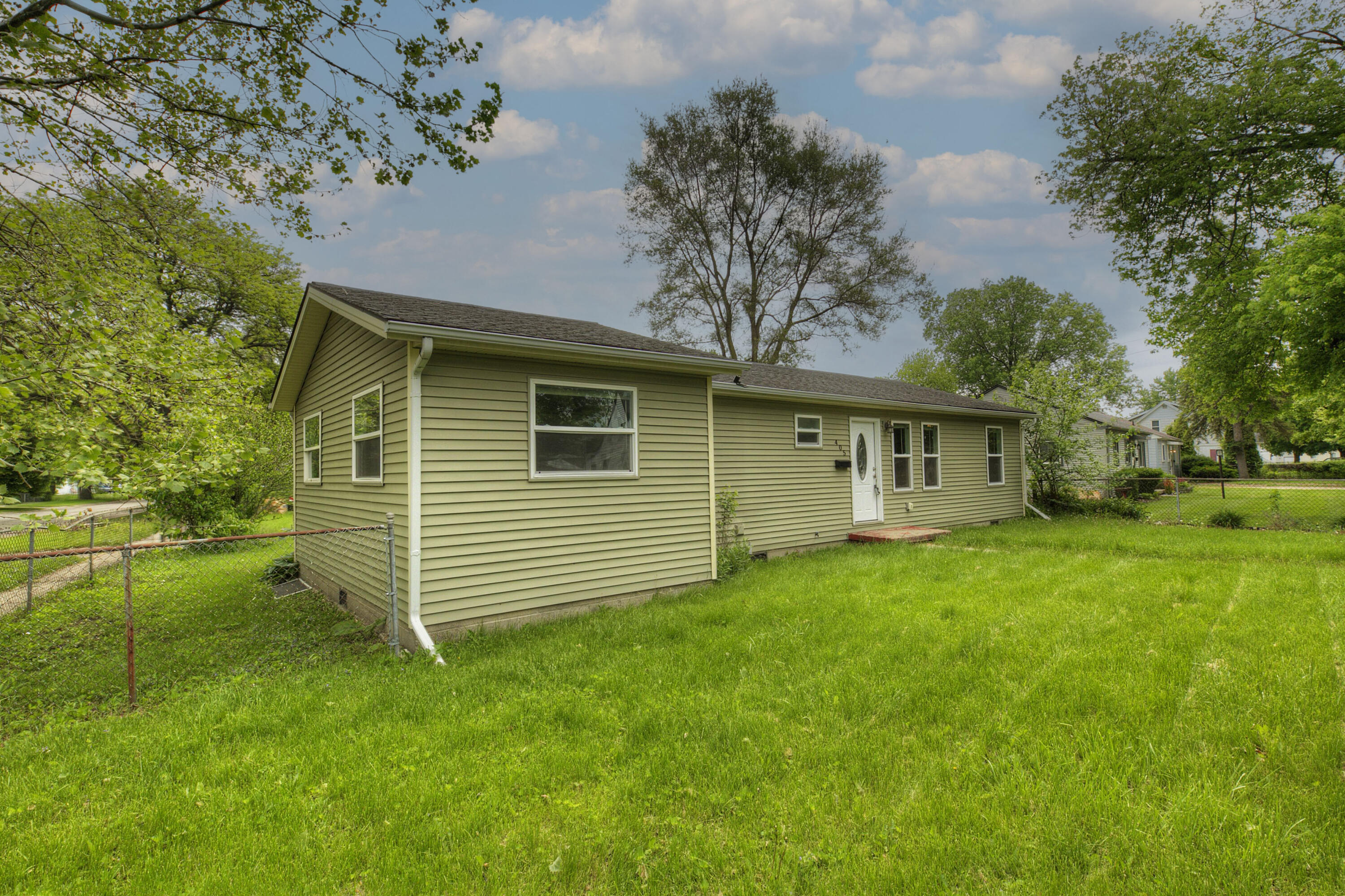 405 Ainsworth Circle