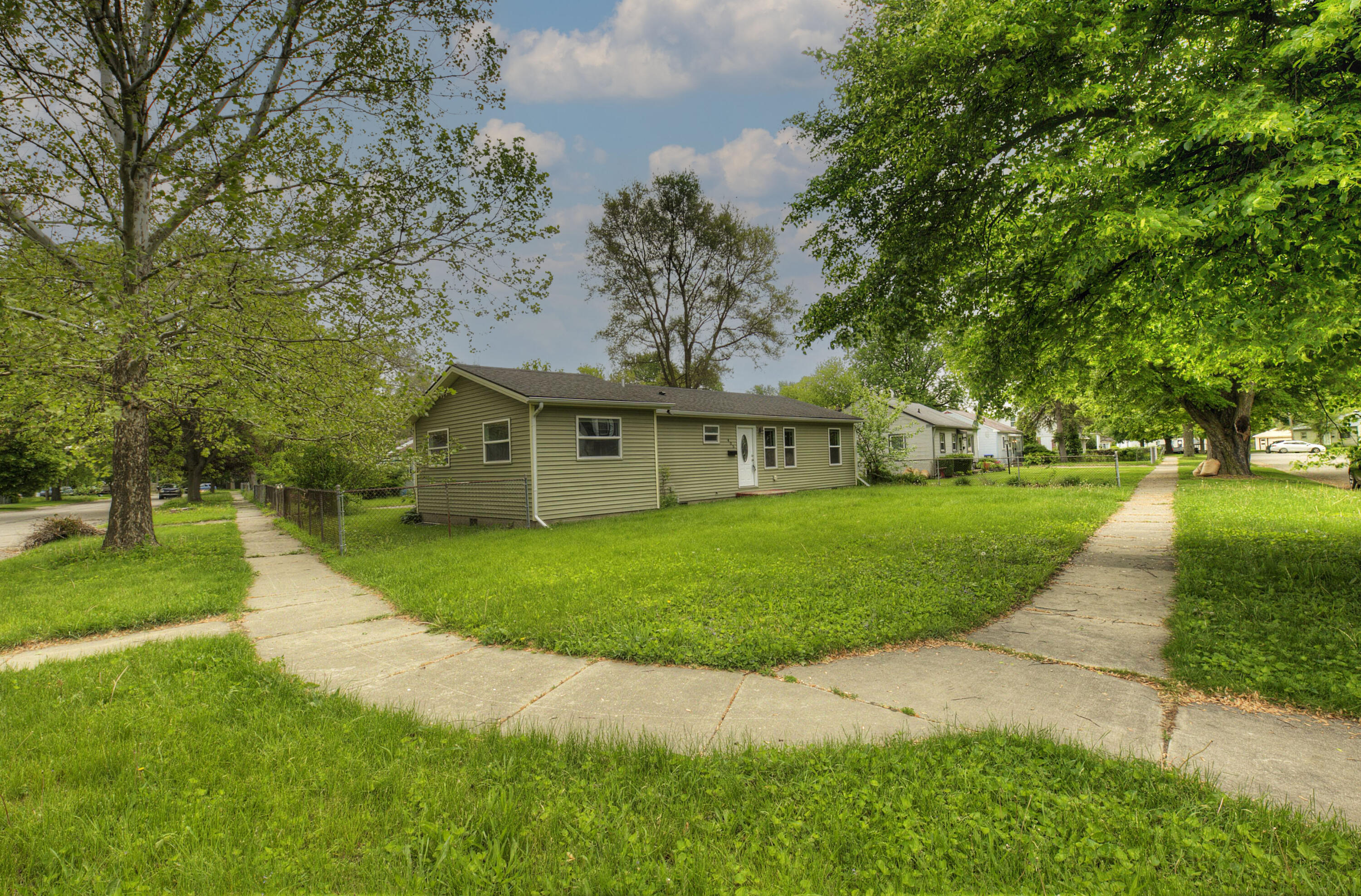405 Ainsworth Circle