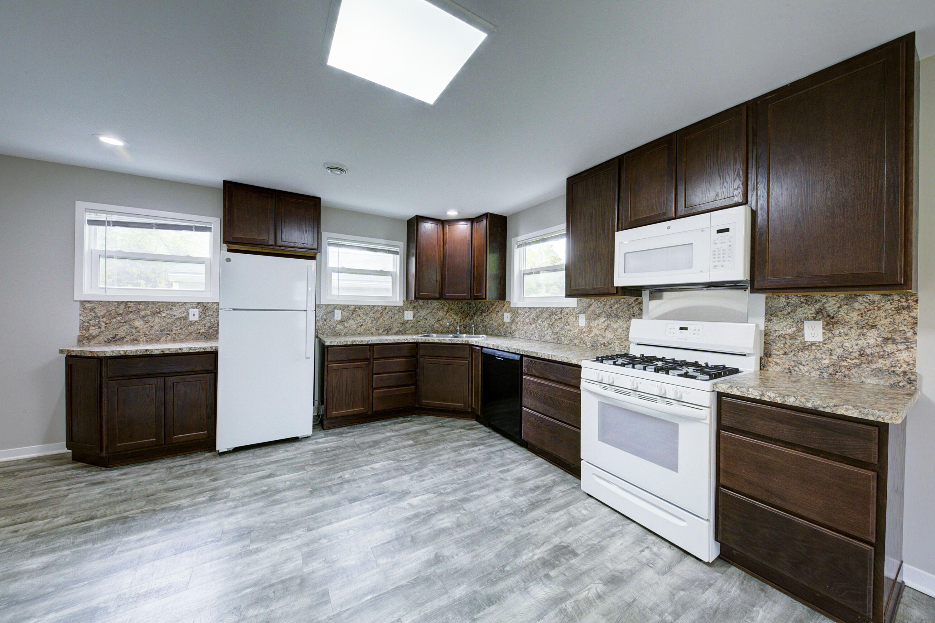 405 Ainsworth Circle