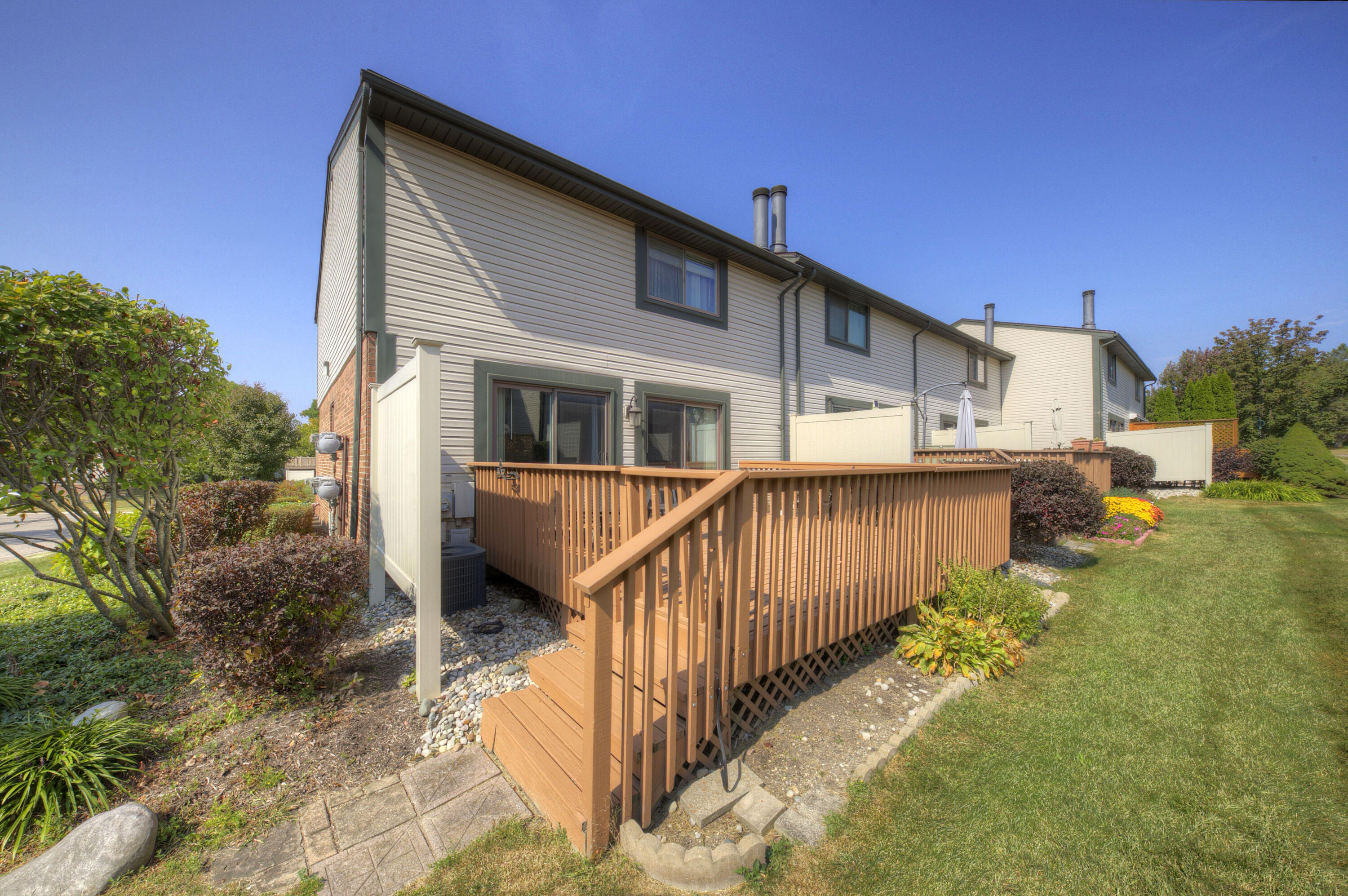 1202 Concord Court, 67