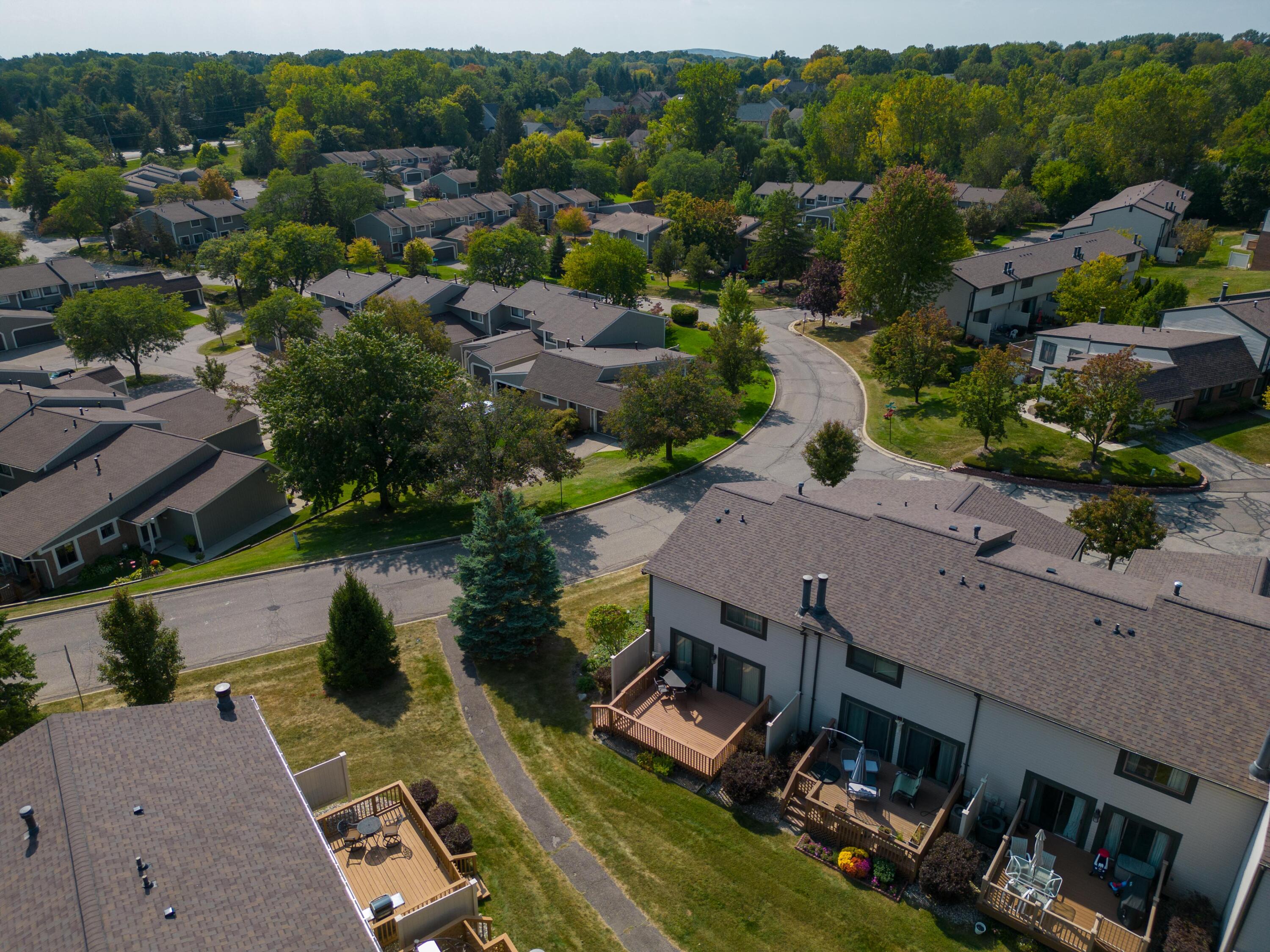 1202 Concord Court, 67