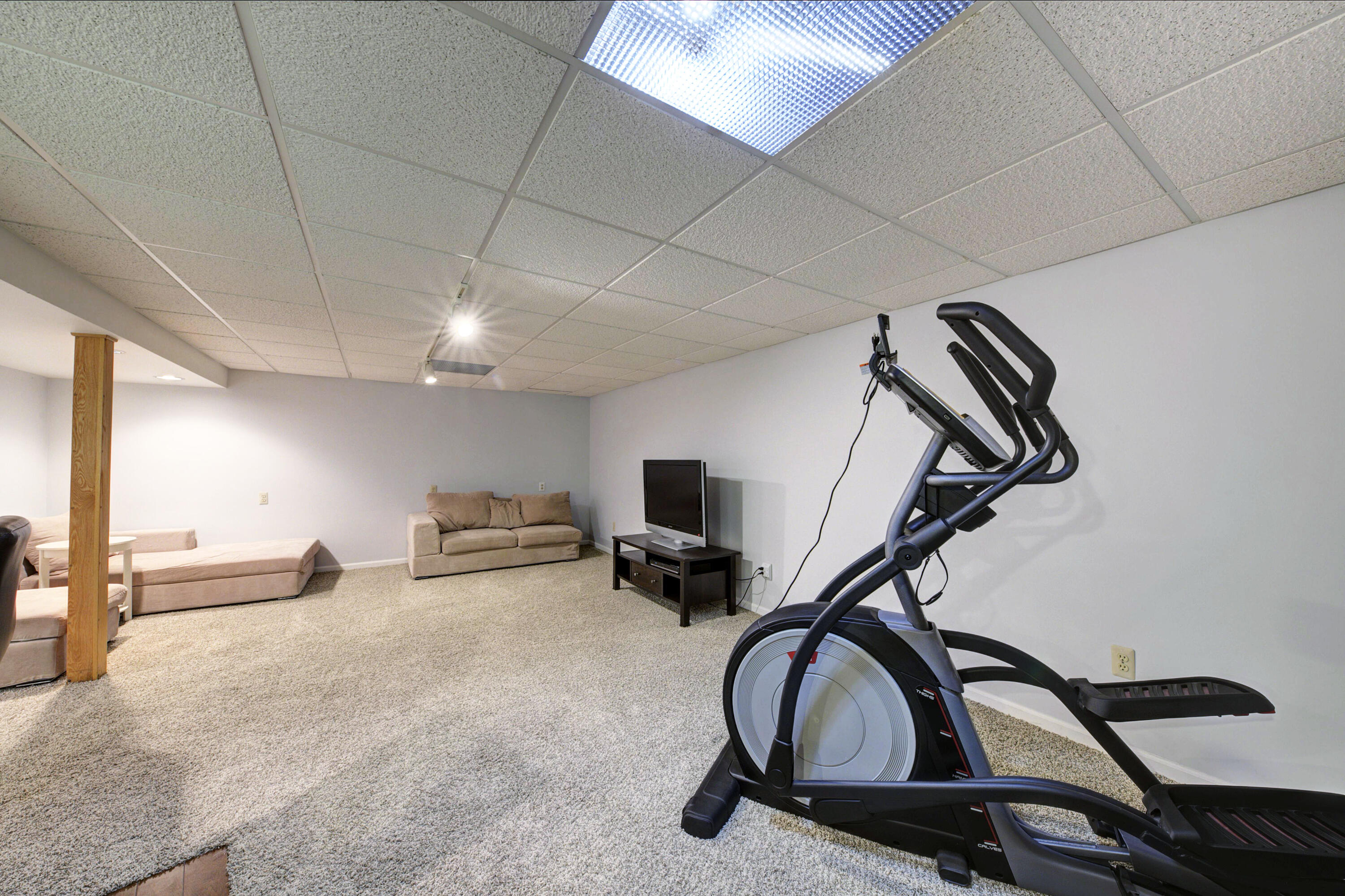 1202 Concord Court, 67