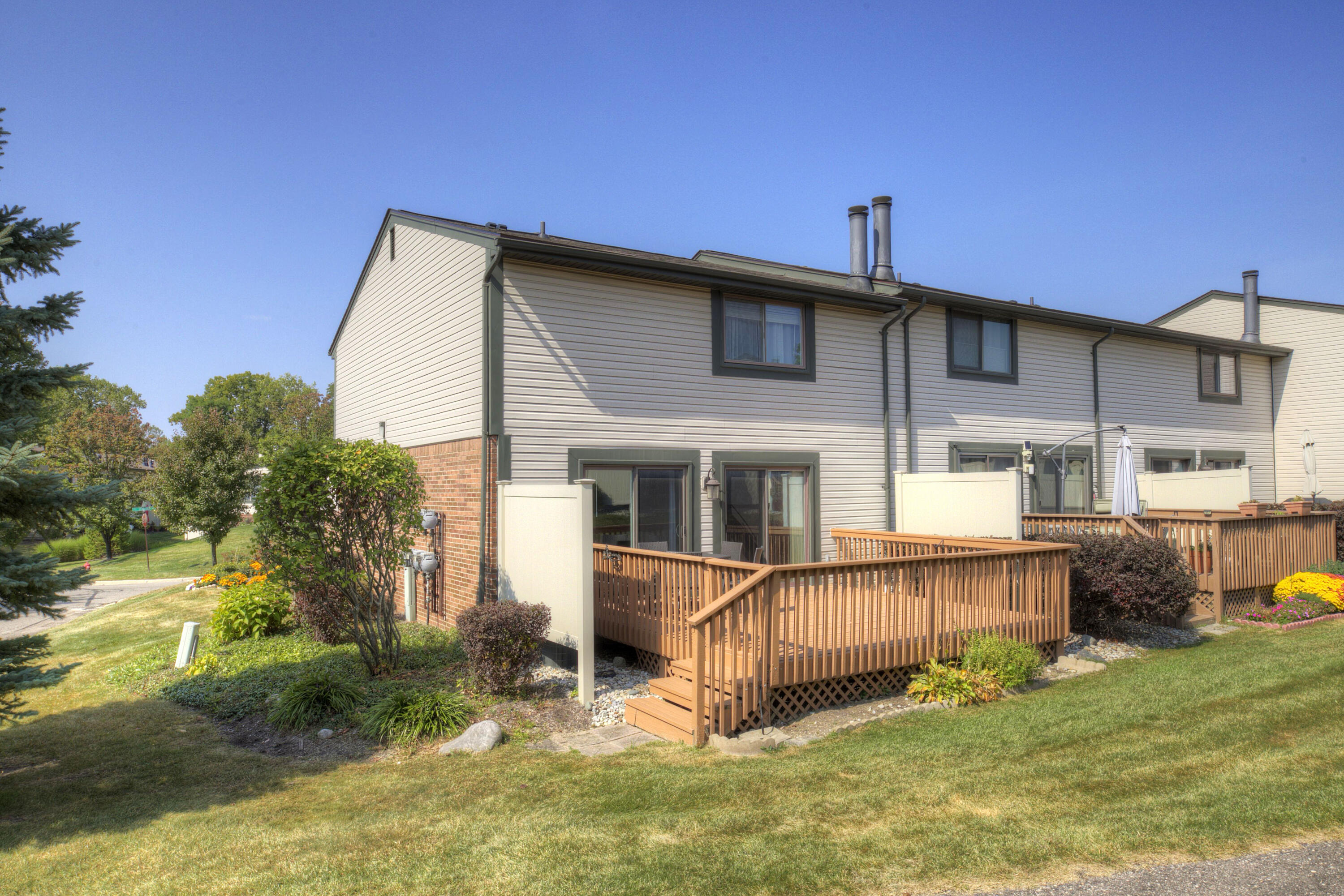 1202 Concord Court, 67