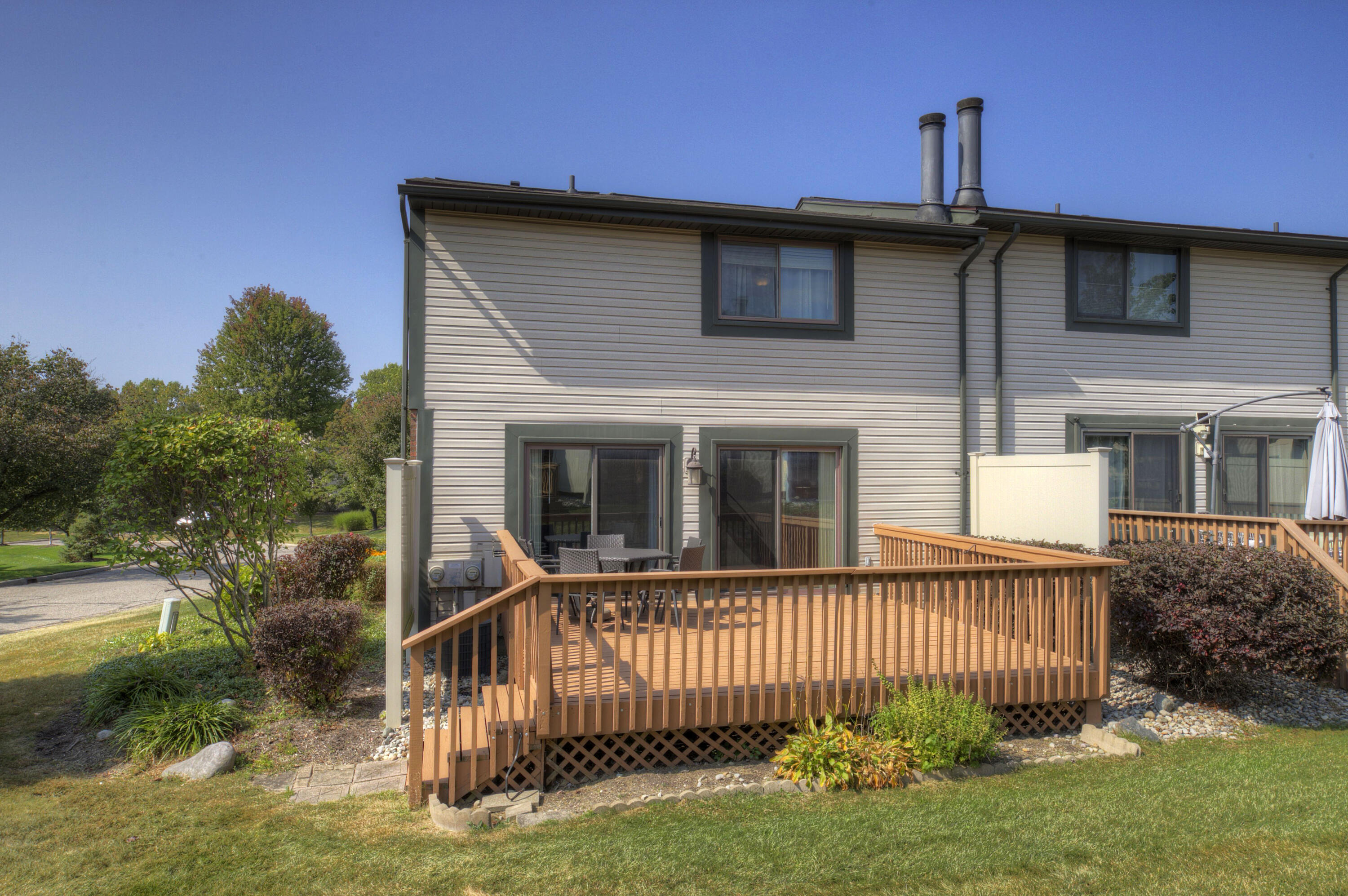 1202 Concord Court, 67