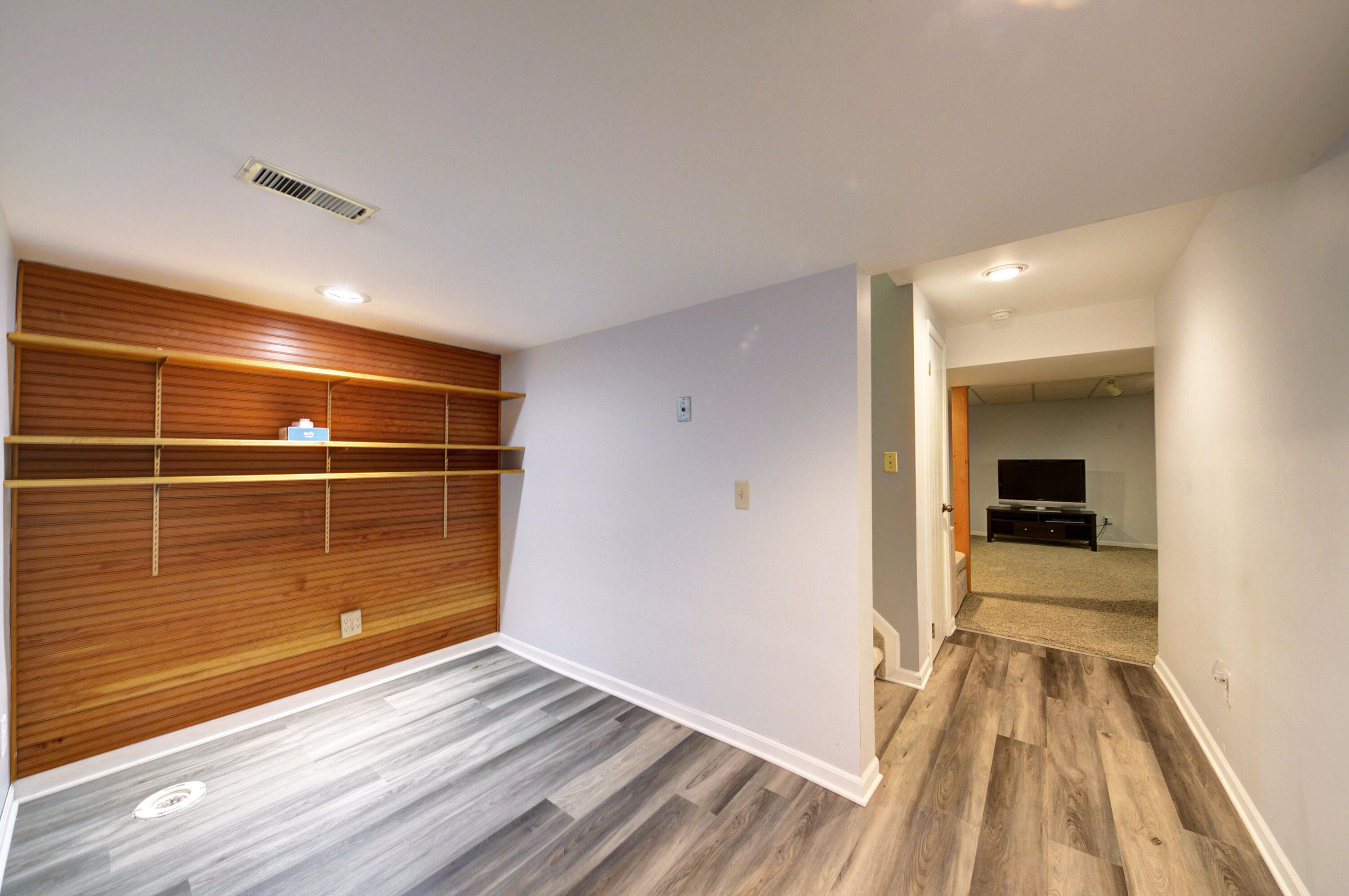 1202 Concord Court, 67