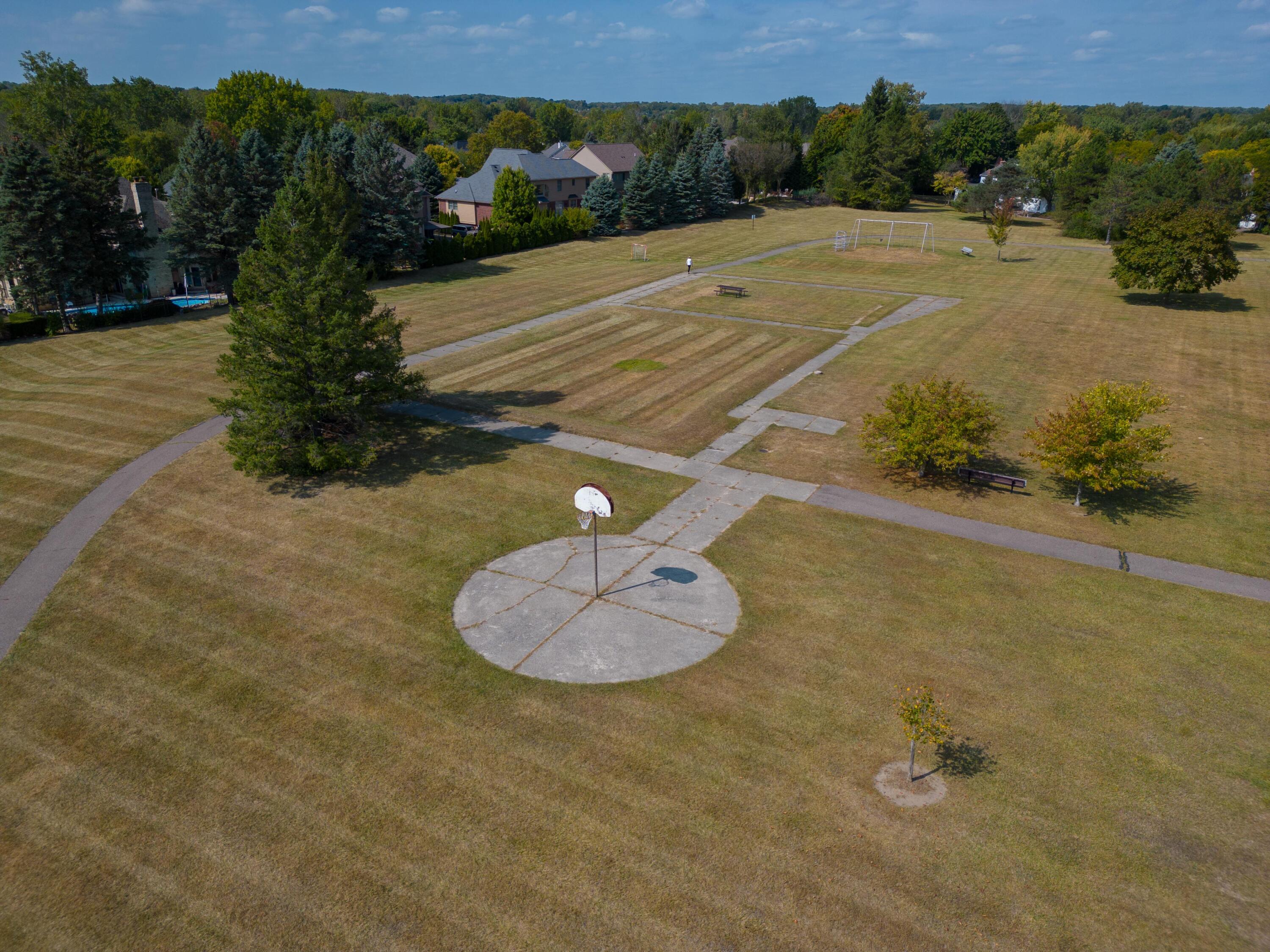 1202 Concord Court, 67