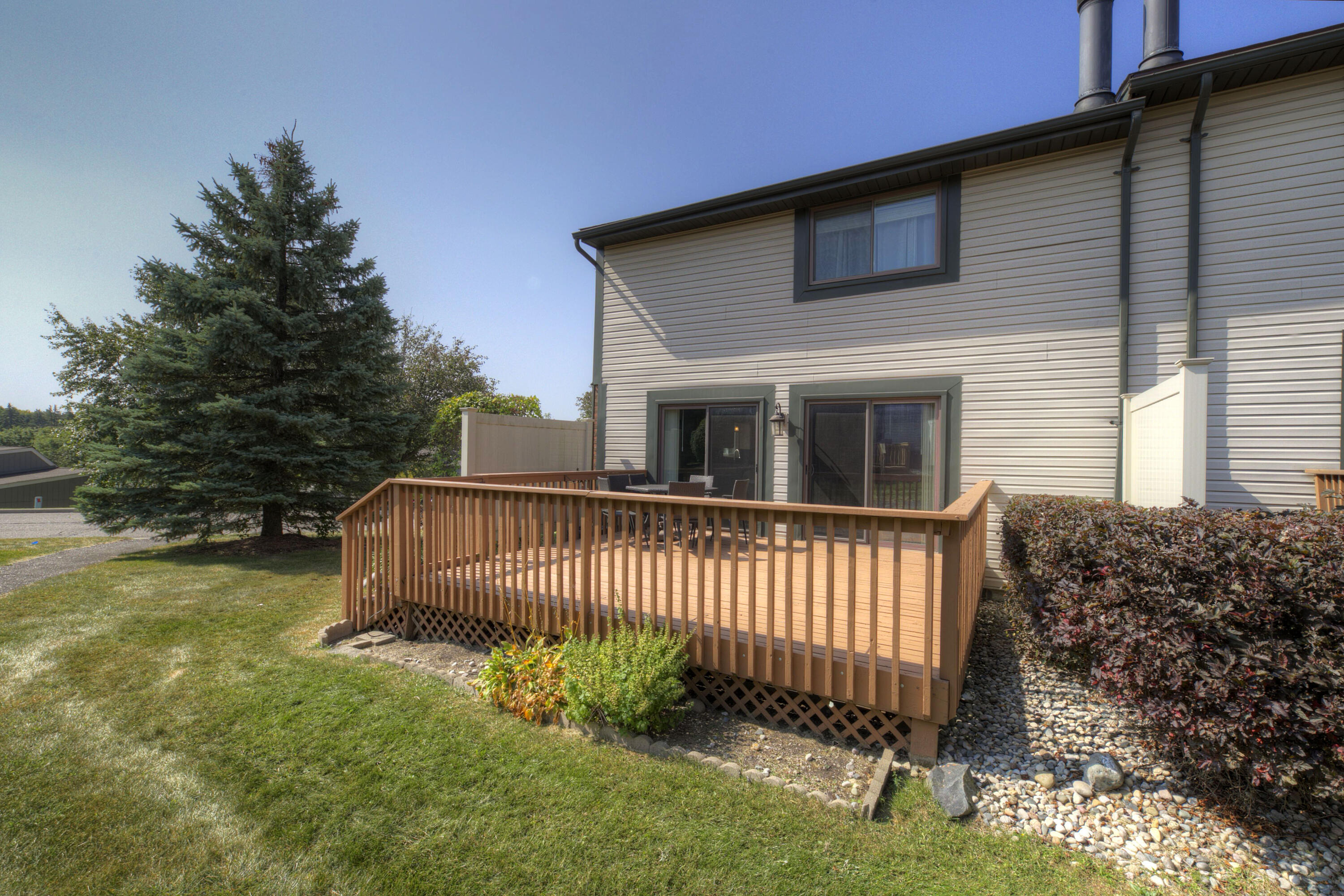 1202 Concord Court, 67