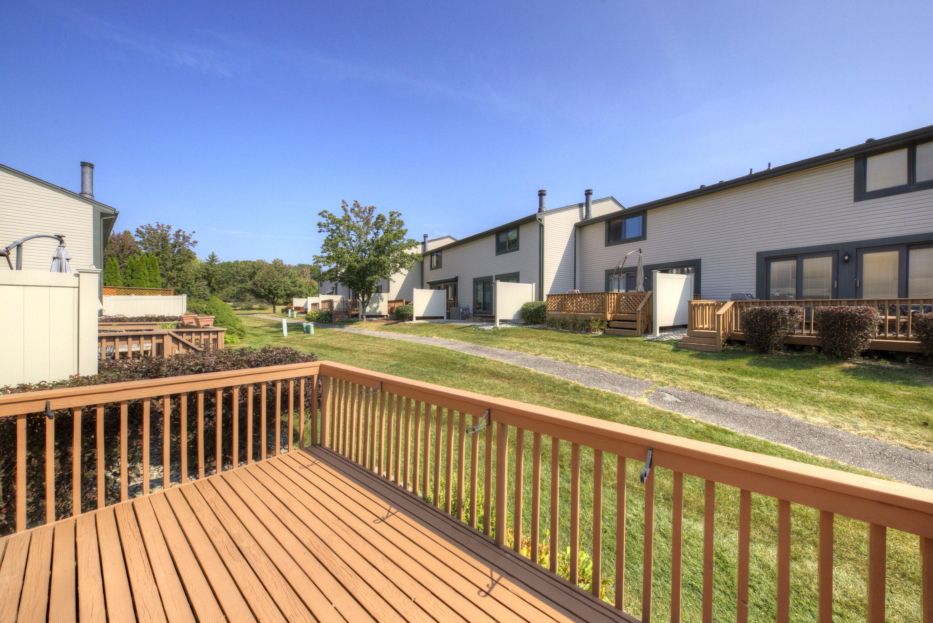 1202 Concord Court, 67