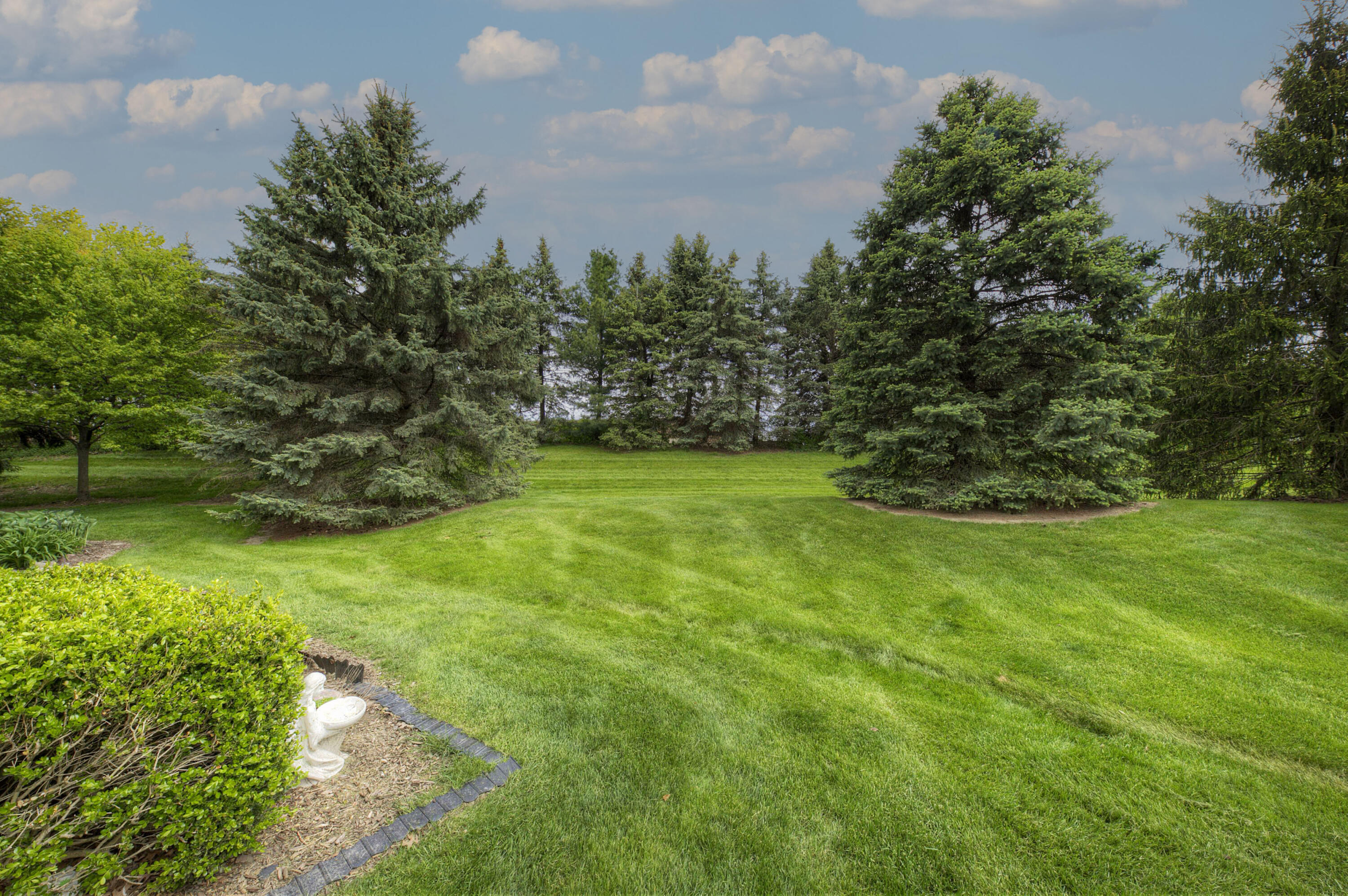 1526 Long Meadow Trail