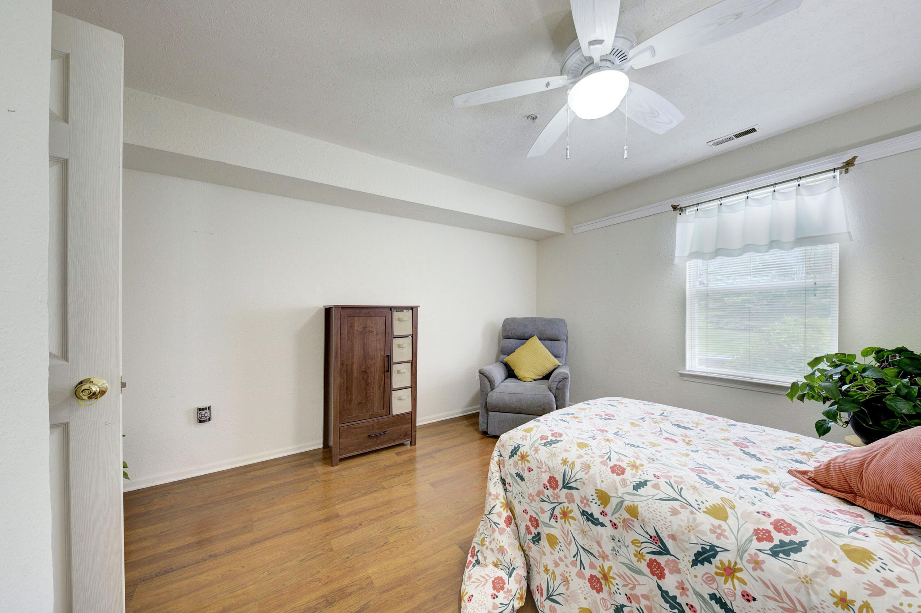 1526 Long Meadow Trail