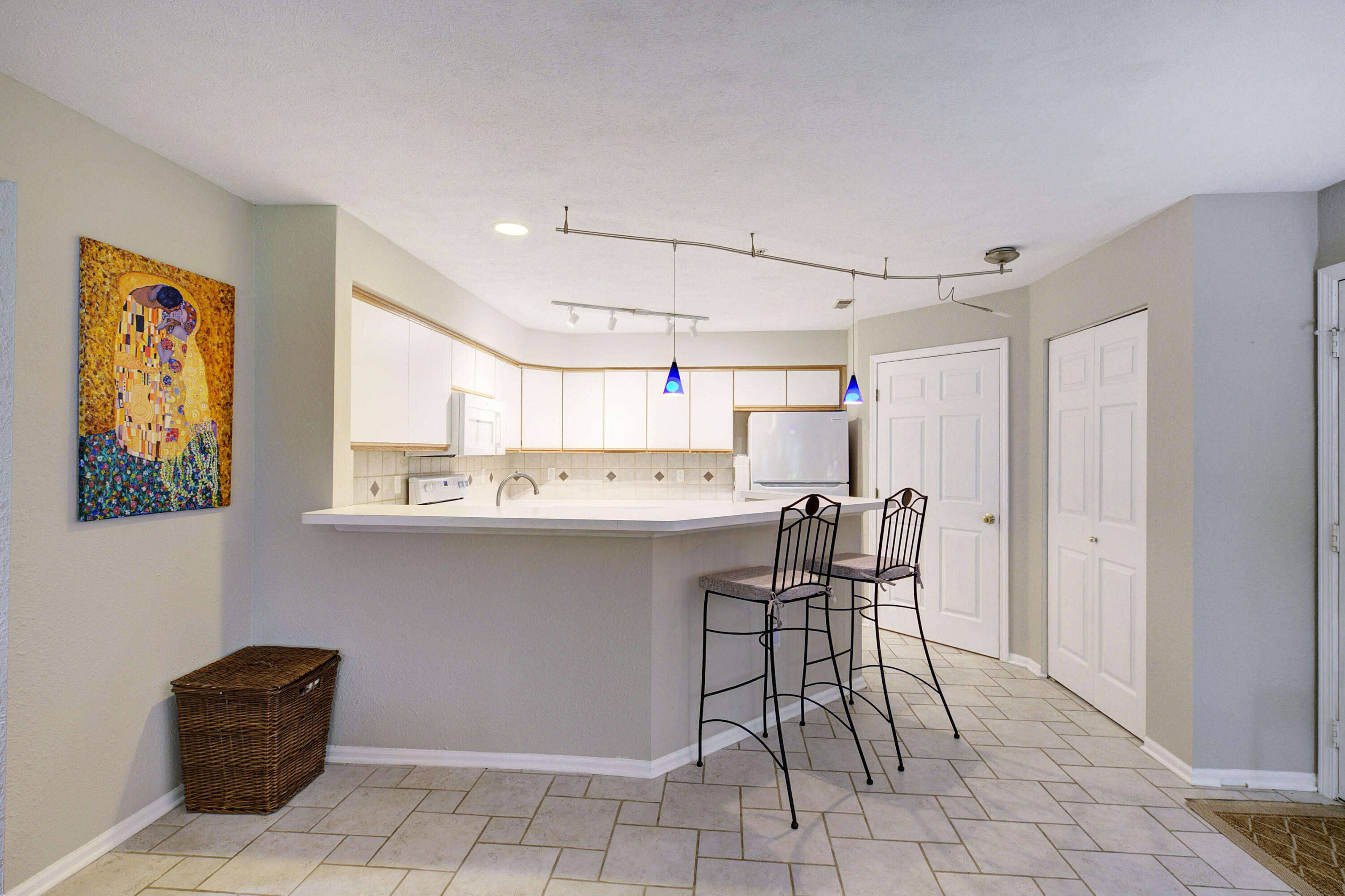 1526 Long Meadow Trail