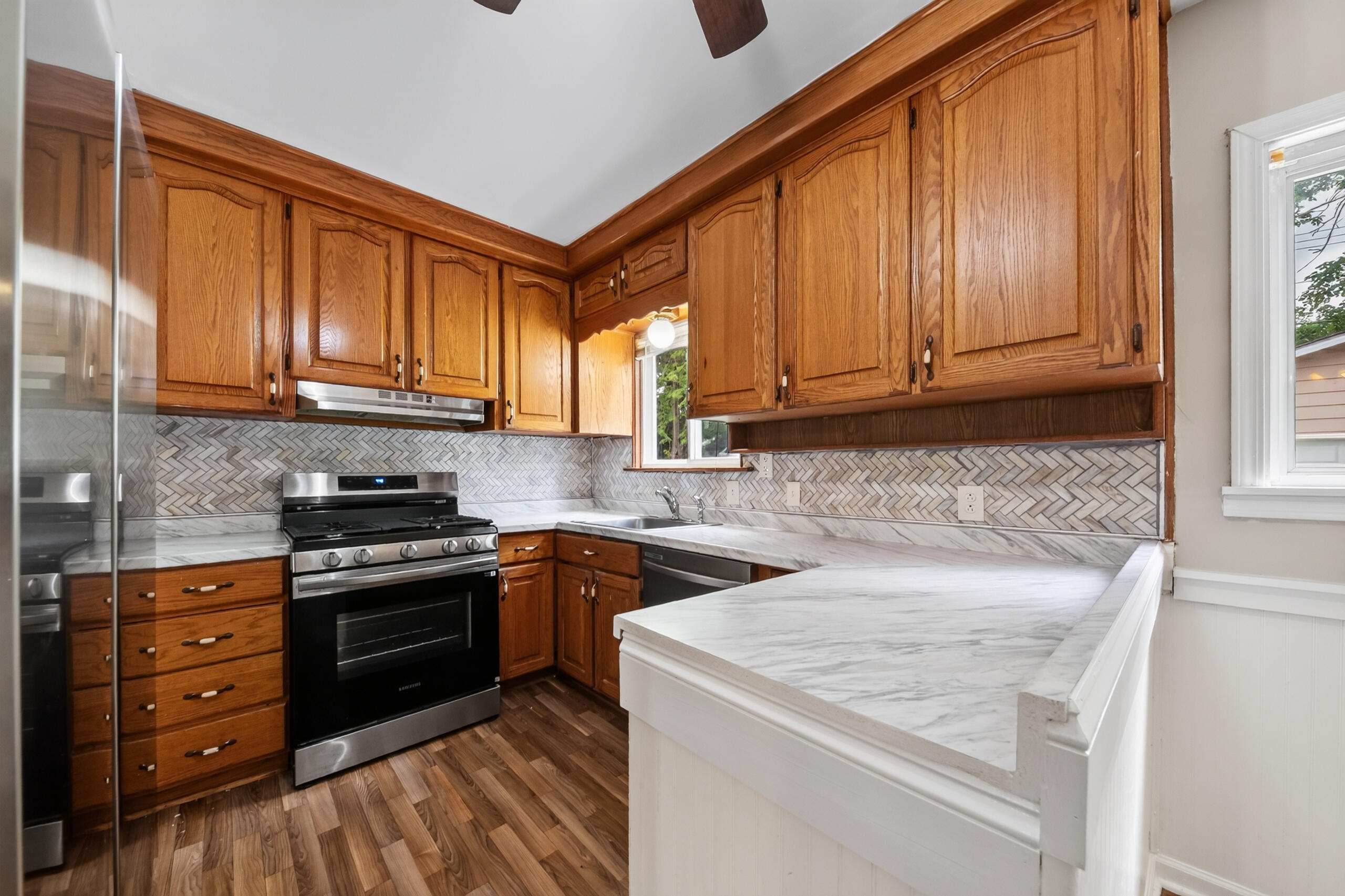 1260 Candlewood Lane