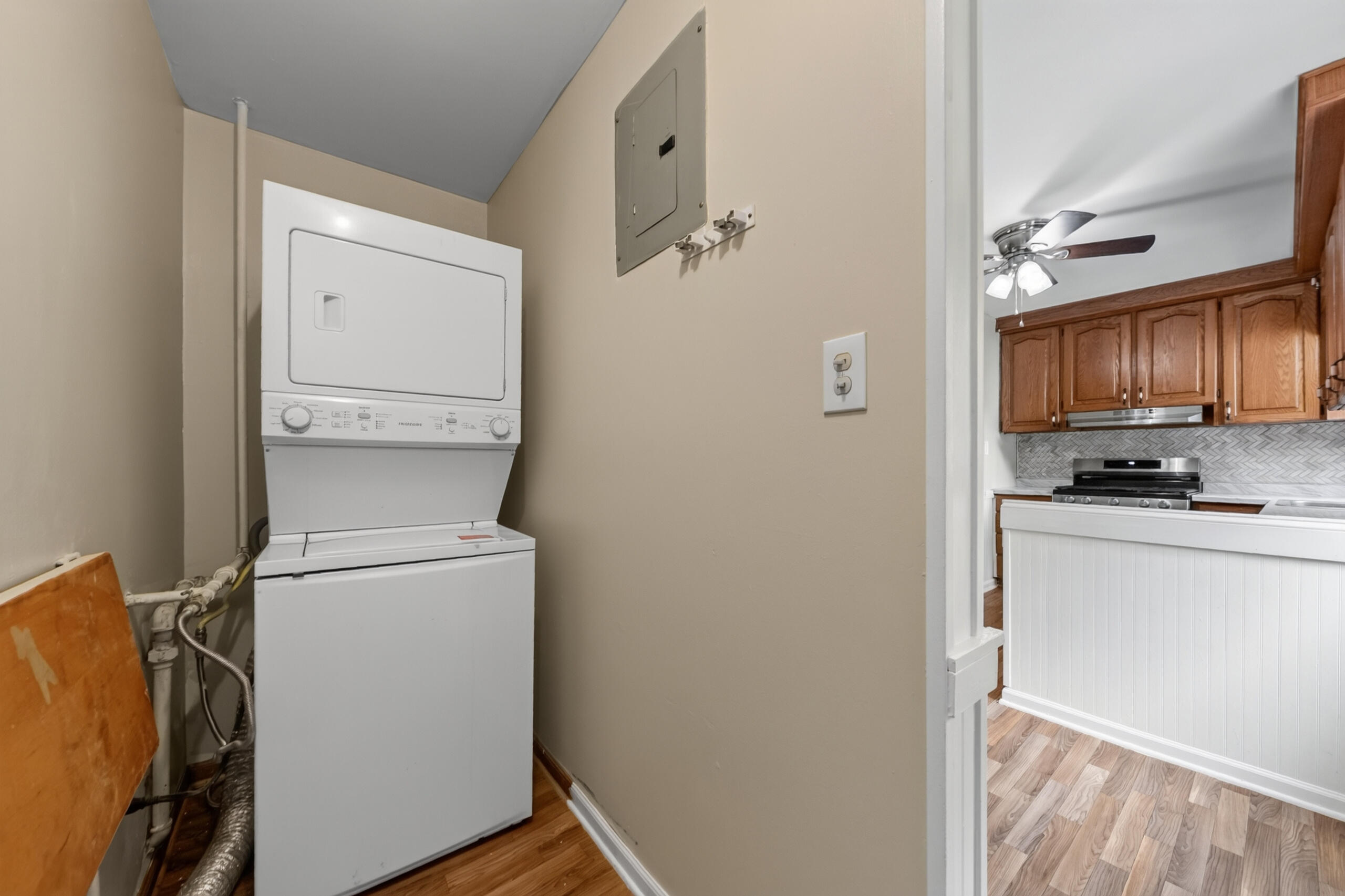 1260 Candlewood Lane