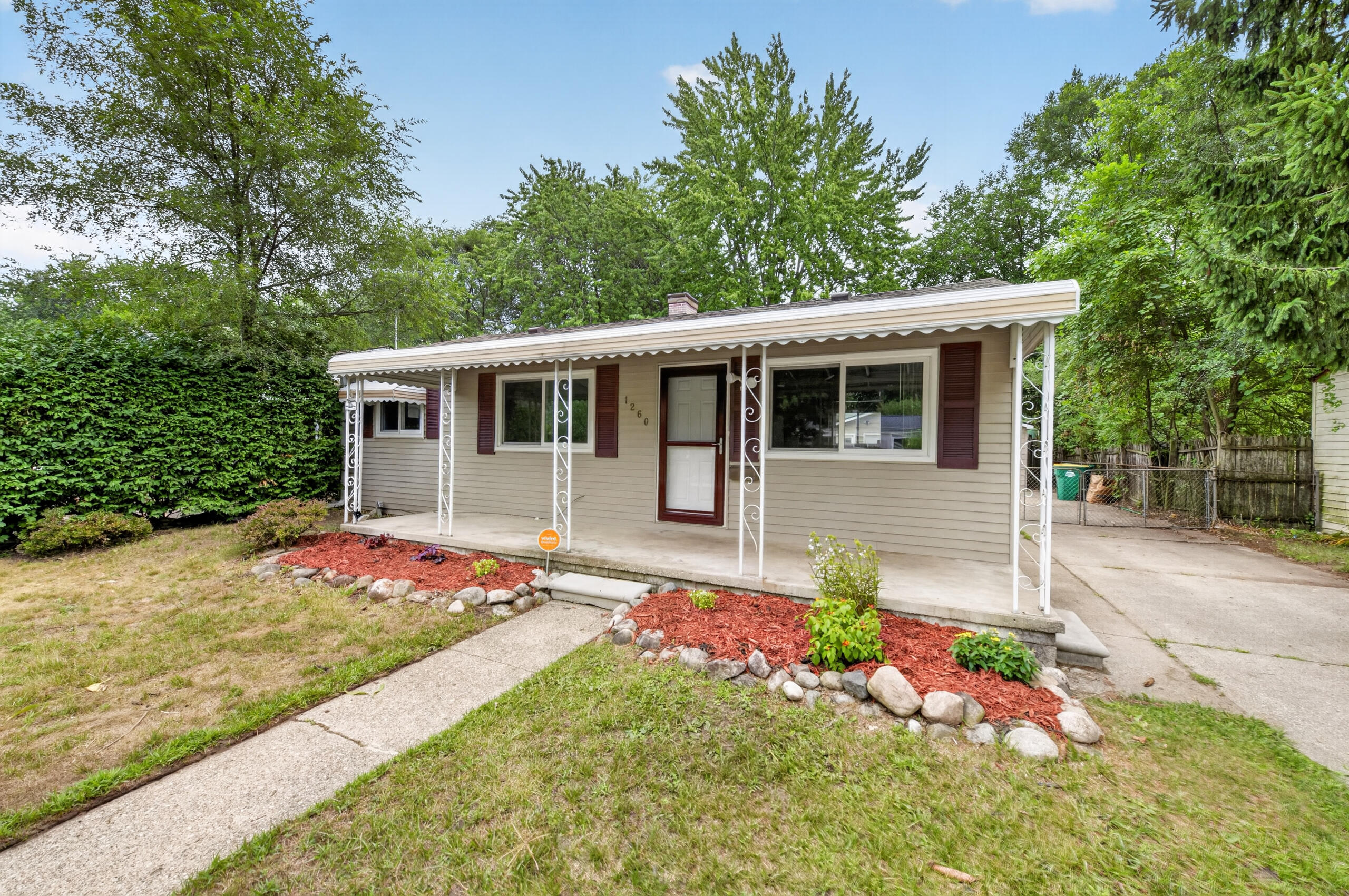 1260 Candlewood Lane