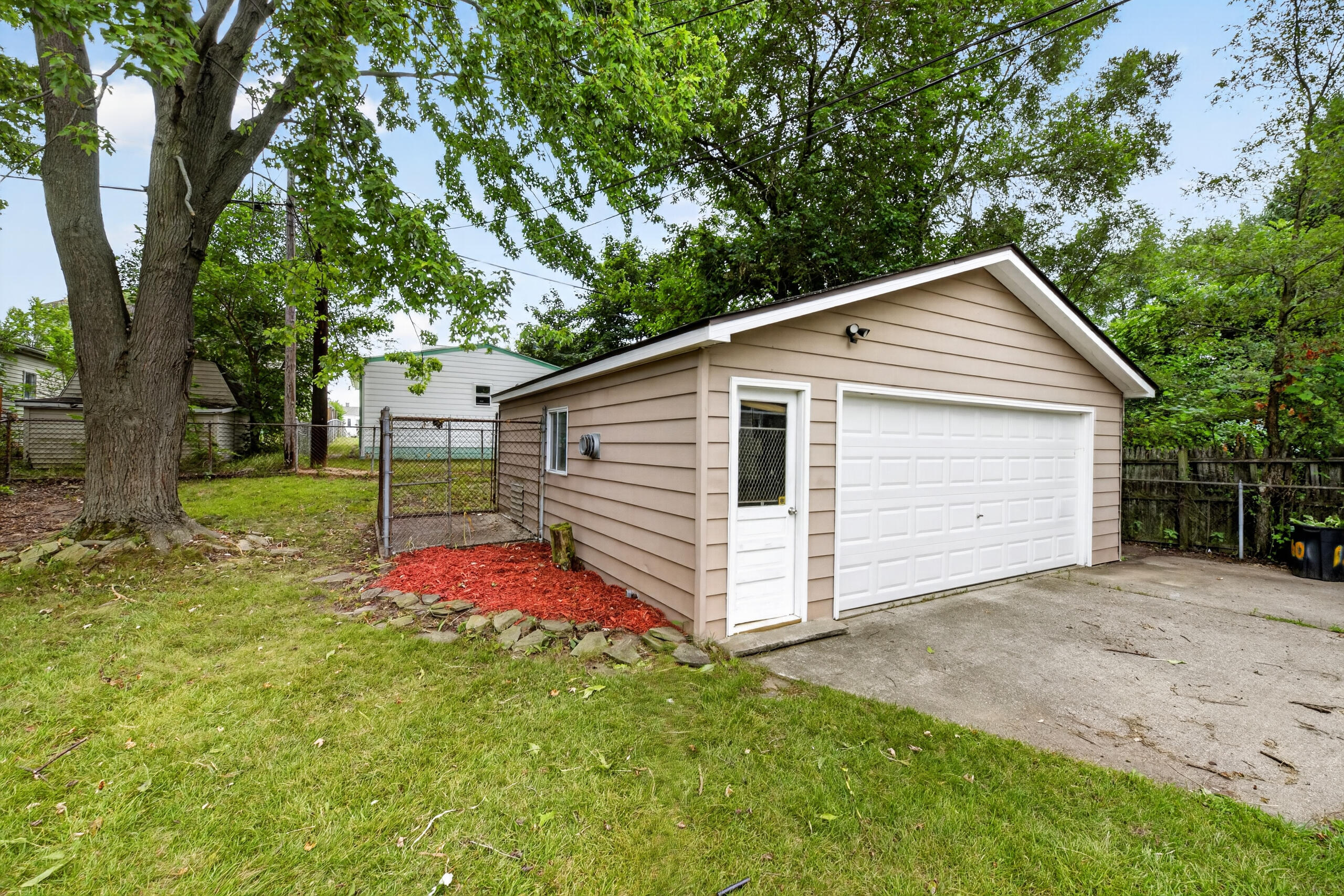 1260 Candlewood Lane
