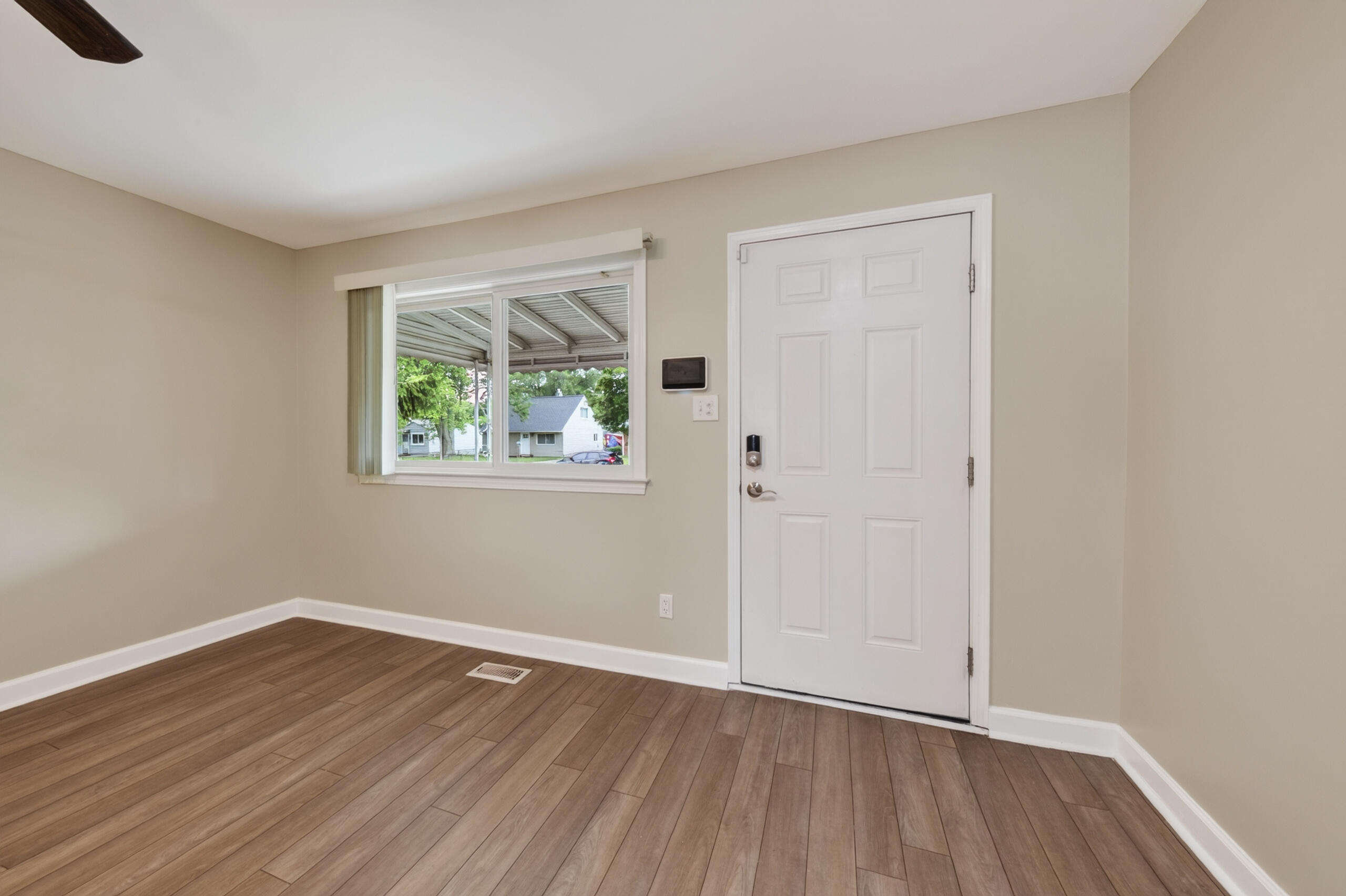 1260 Candlewood Lane