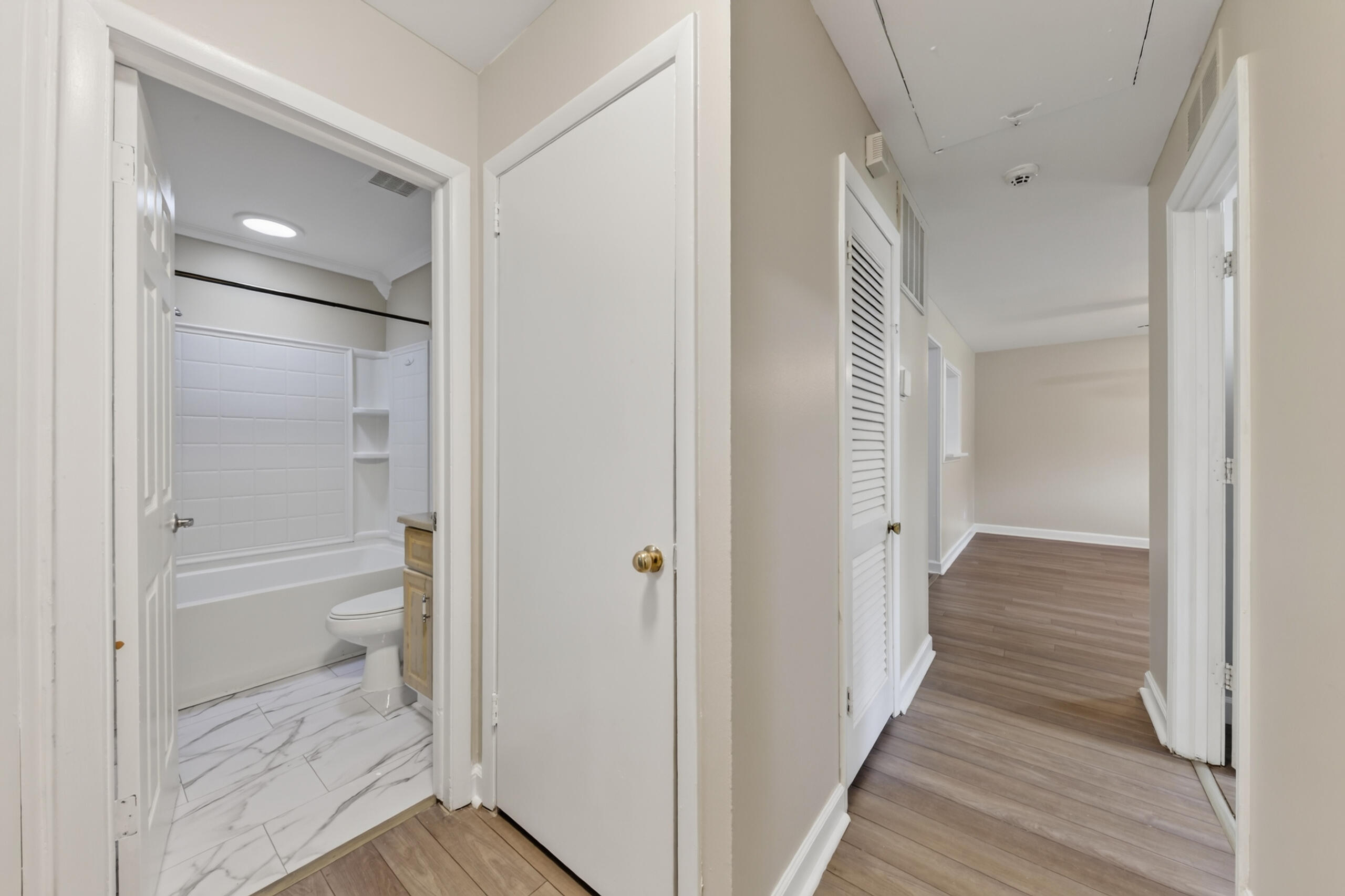 1260 Candlewood Lane