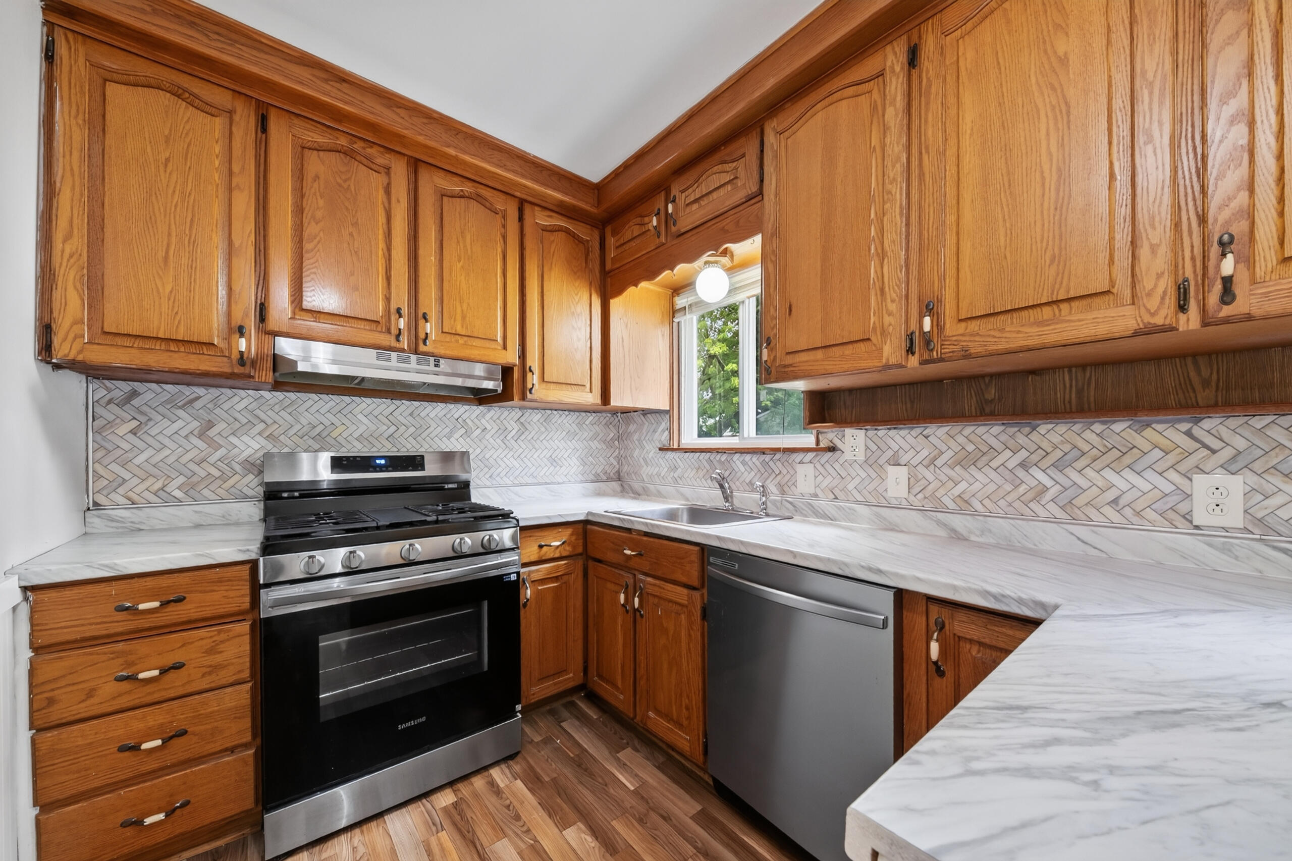 1260 Candlewood Lane