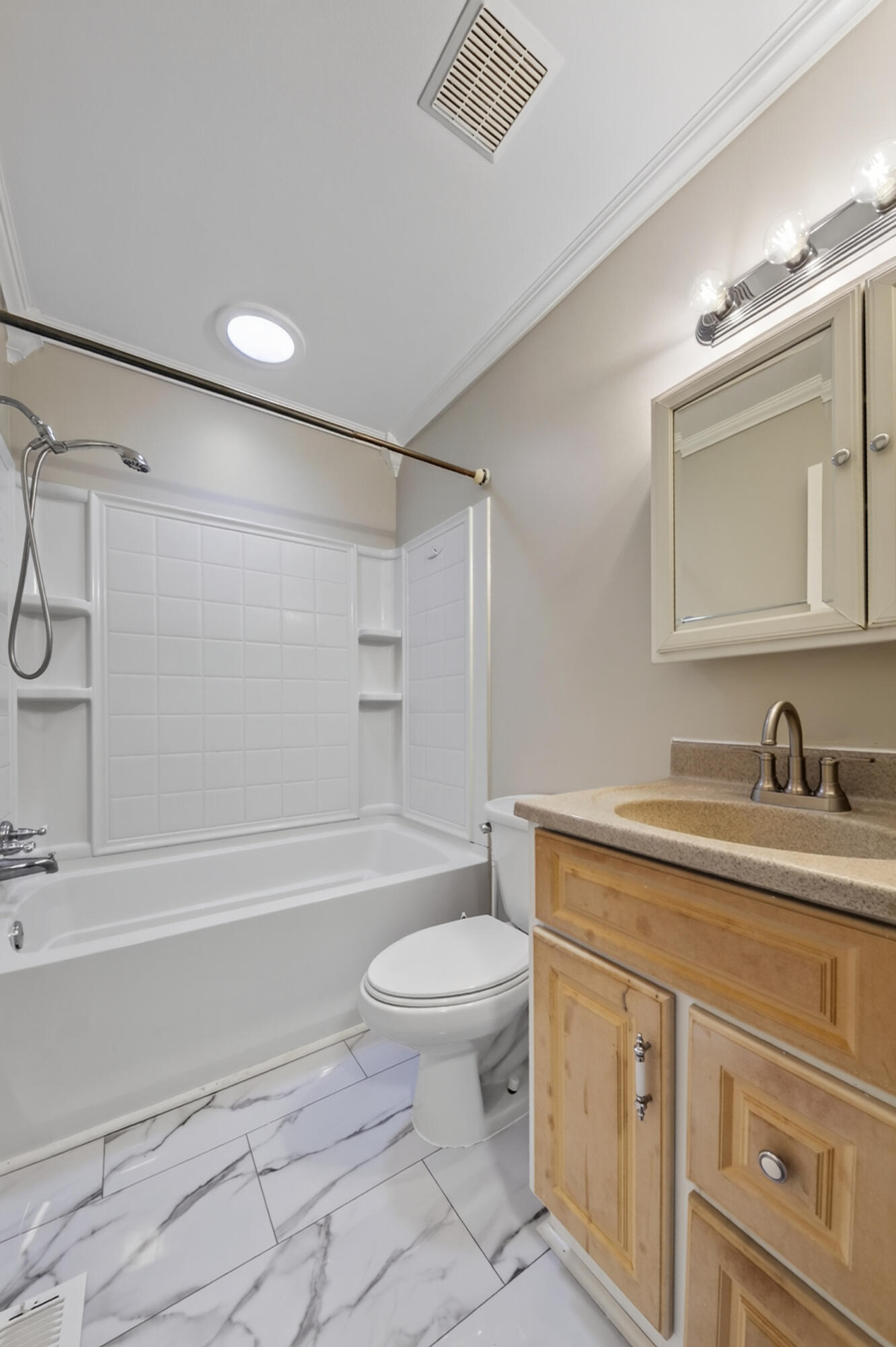 1260 Candlewood Lane