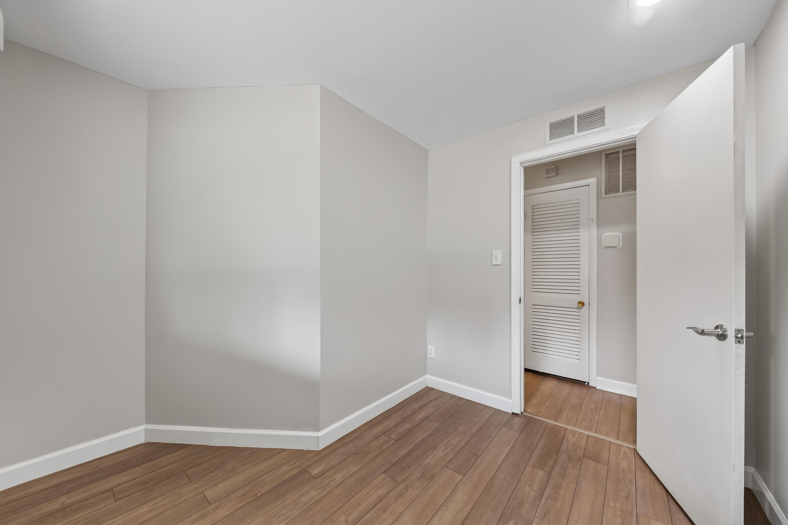 1260 Candlewood Lane