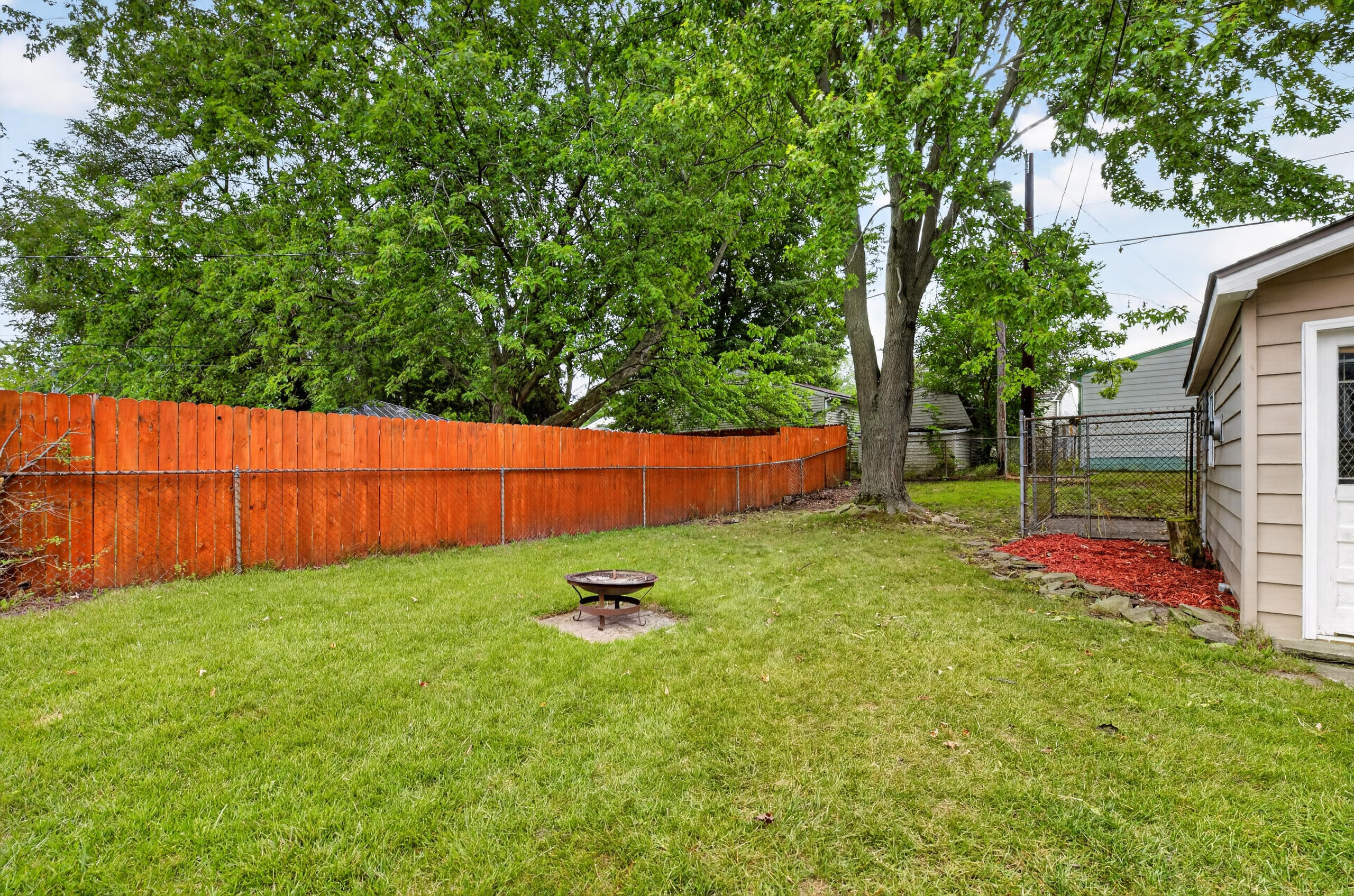 1260 Candlewood Lane