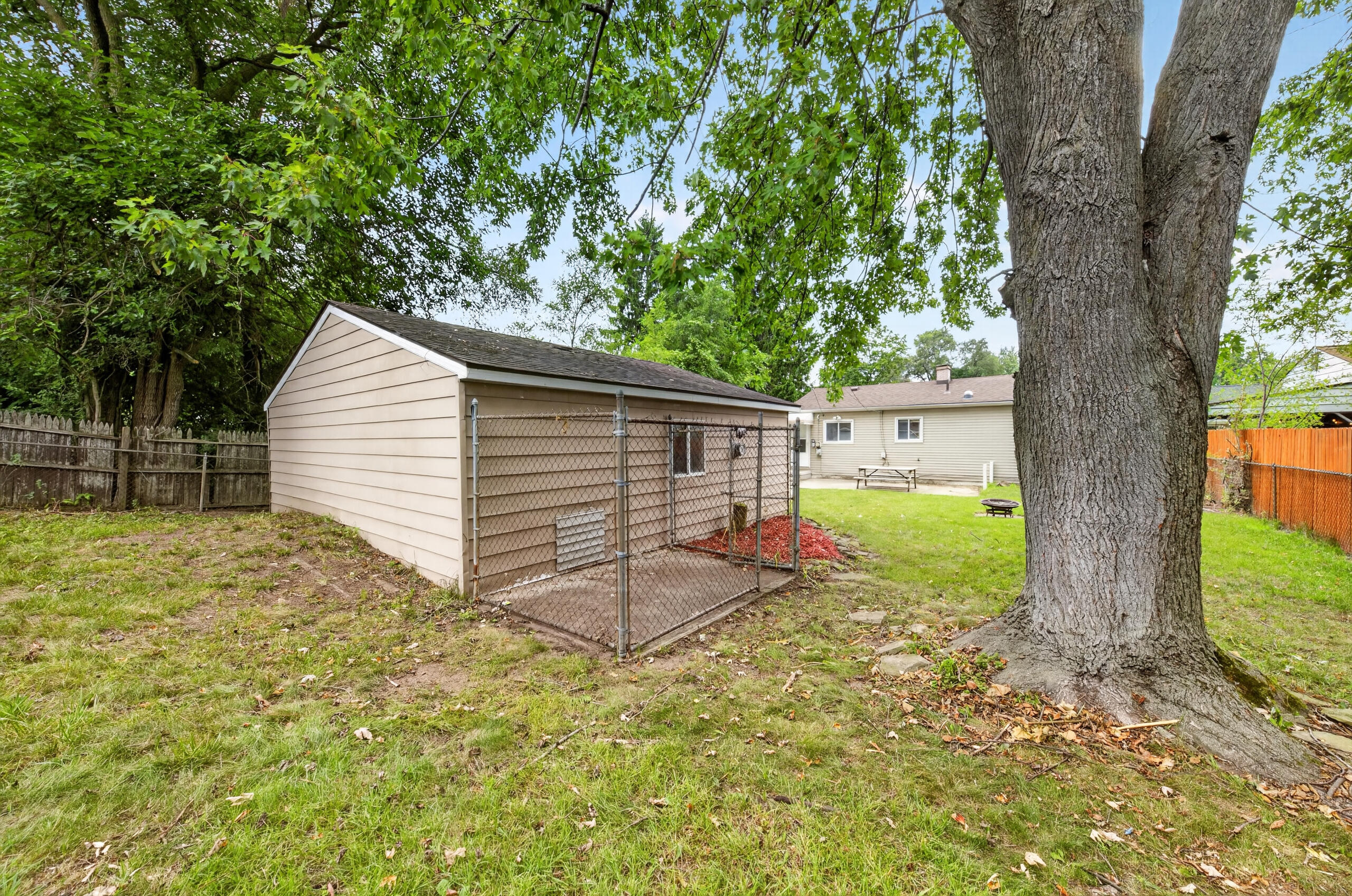 1260 Candlewood Lane