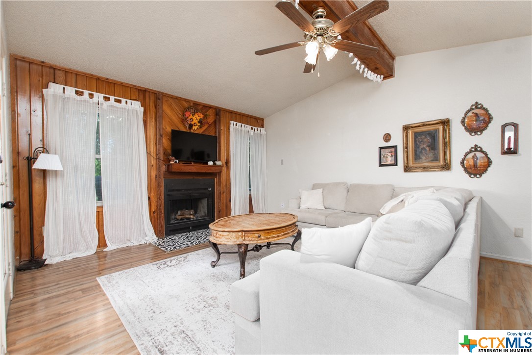 2406 Phyllis Drive