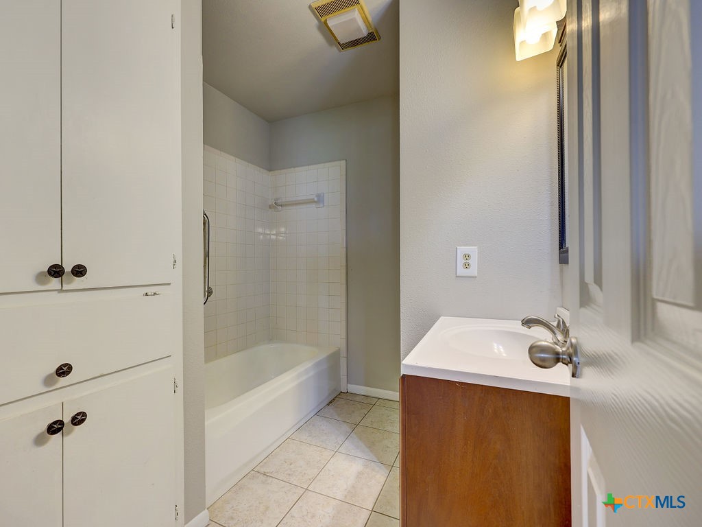 10202 Center Lake Road