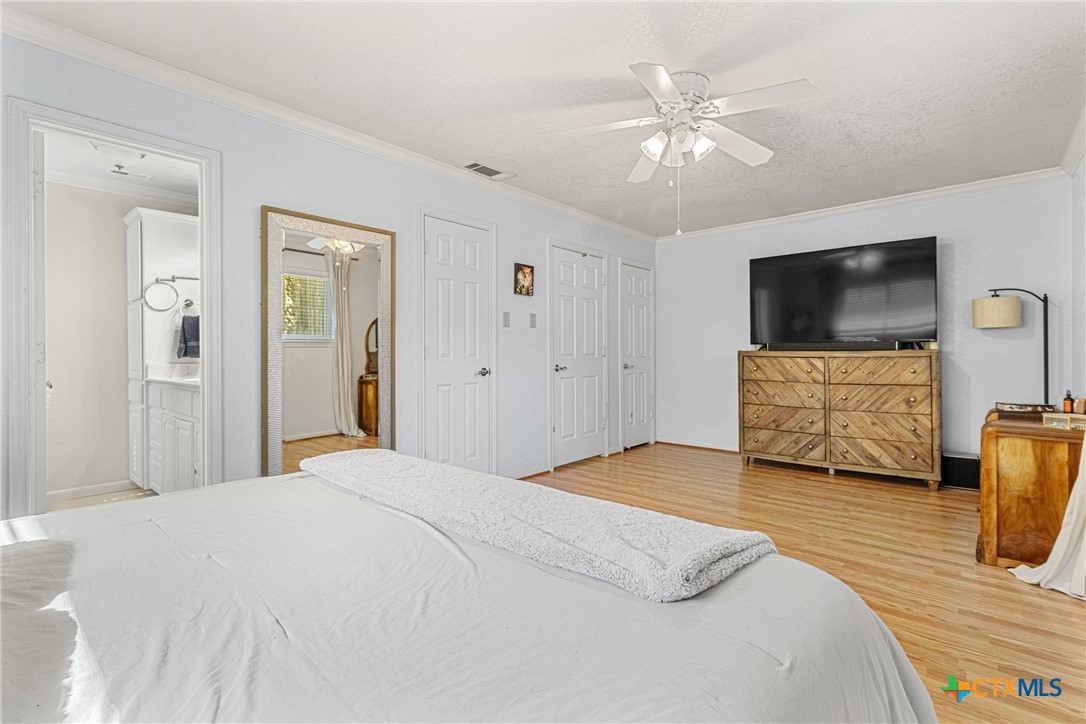 809 Cedar Oaks Lane