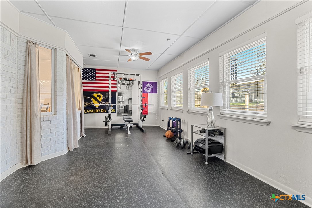 809 Cedar Oaks Lane