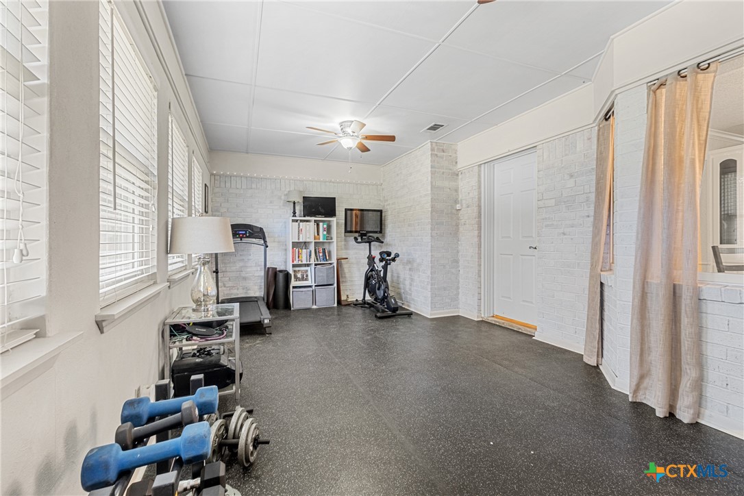 809 Cedar Oaks Lane