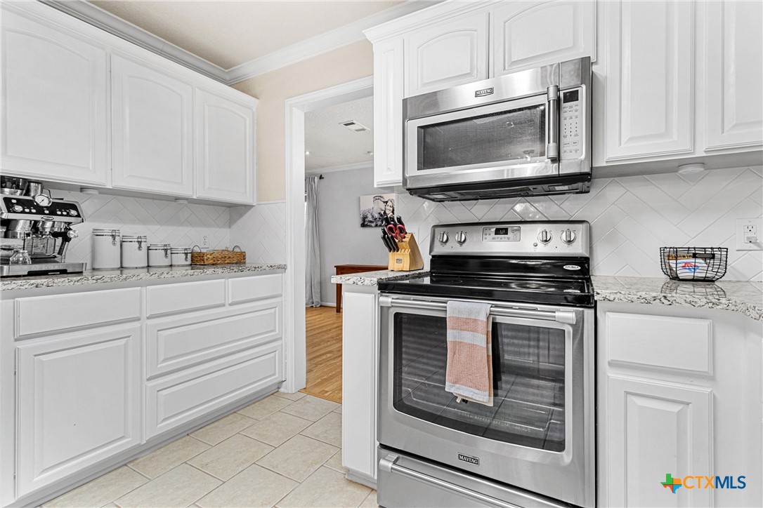 809 Cedar Oaks Lane