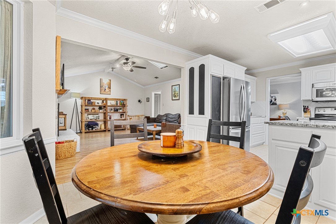809 Cedar Oaks Lane